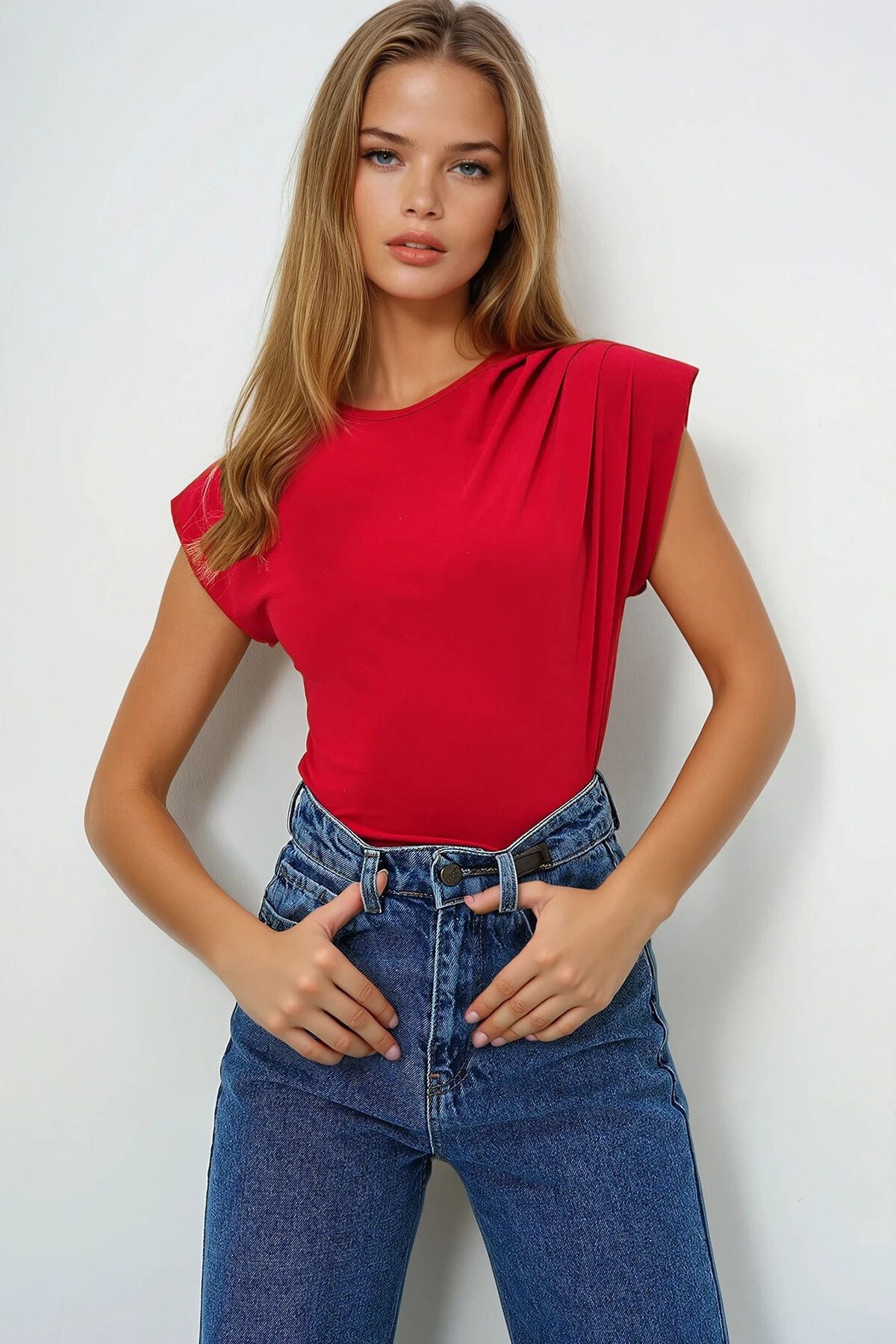 Kırmızı Bisiklet Yaka Vatkalı Kolsuz Sandy Bluz