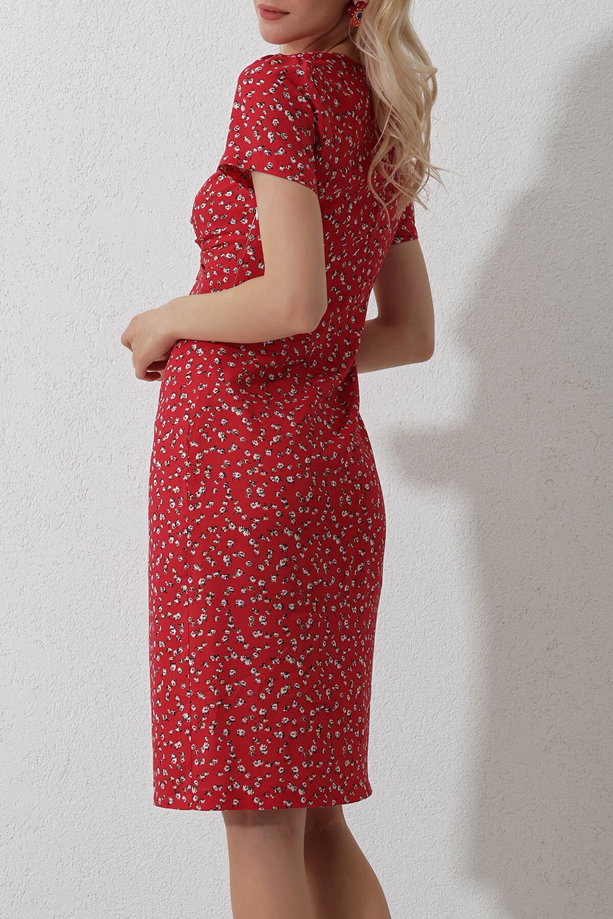 Kırmızı V Yaka Önü Düğümlü Çiçek Desenli Dokuma Elbise
