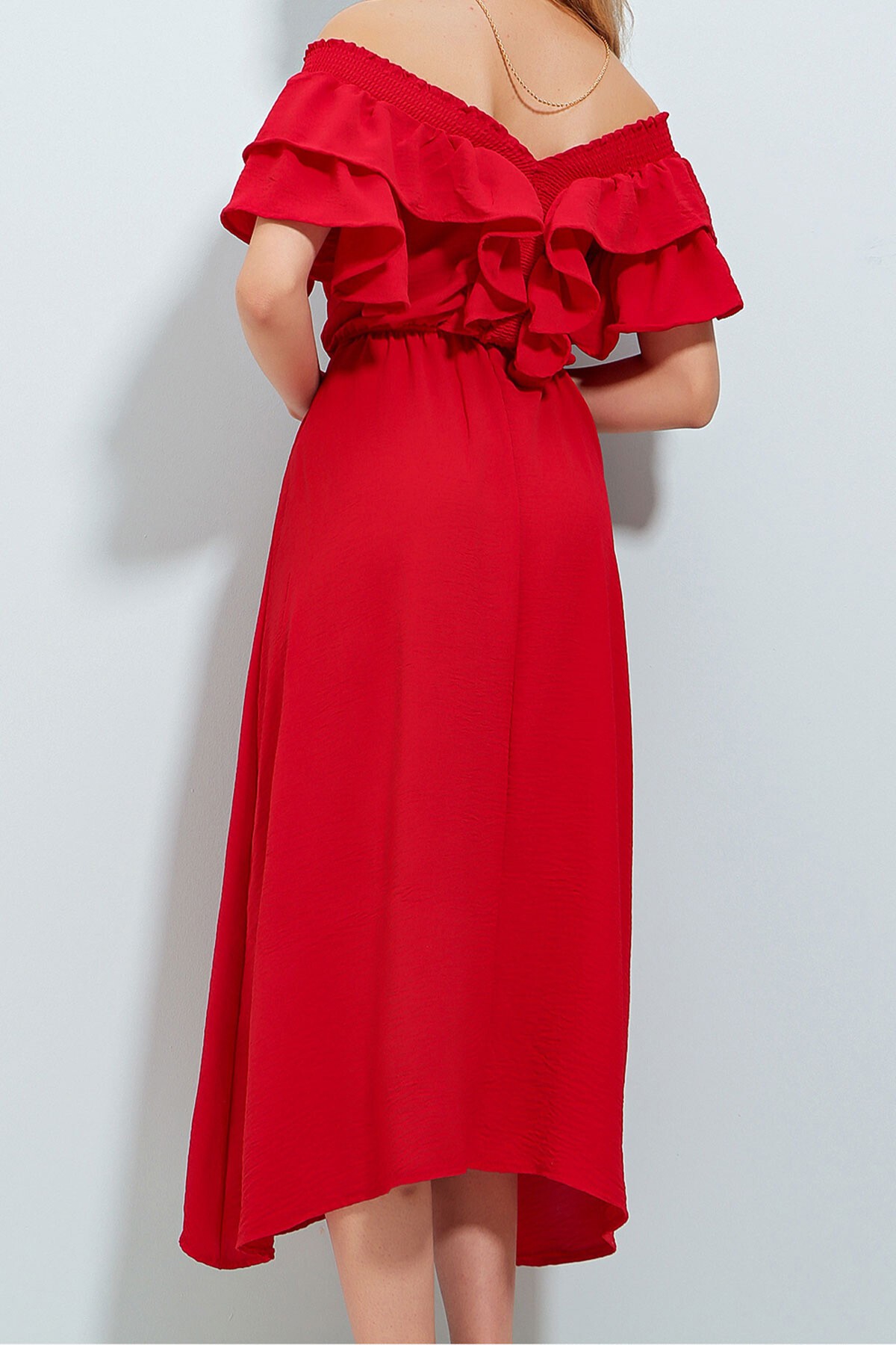 Kırmızı Yakası Gipeli Ve Volanlı Beli Midiboy Dokuma Elbise