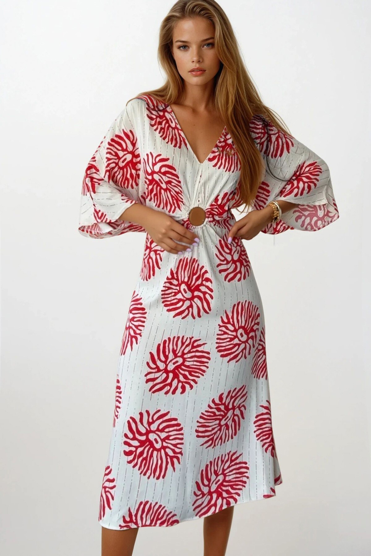 Kırmızı Yarasa Kollu Halka Detaylı Derin V Yaka Midi Boy Elbise