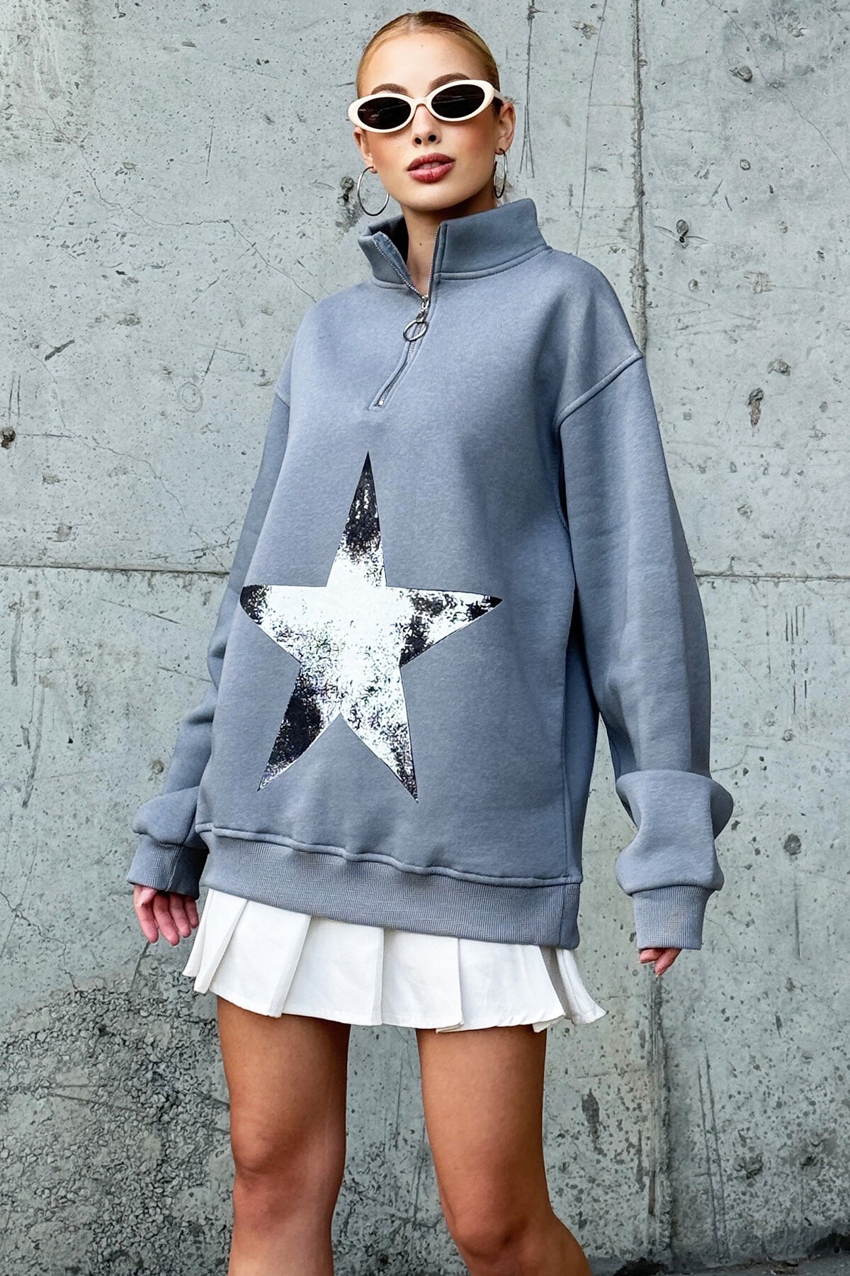 Koyu Gri Dik Yaka Yarım Fermuarlı Yıldız Baskılı Sweatshirt