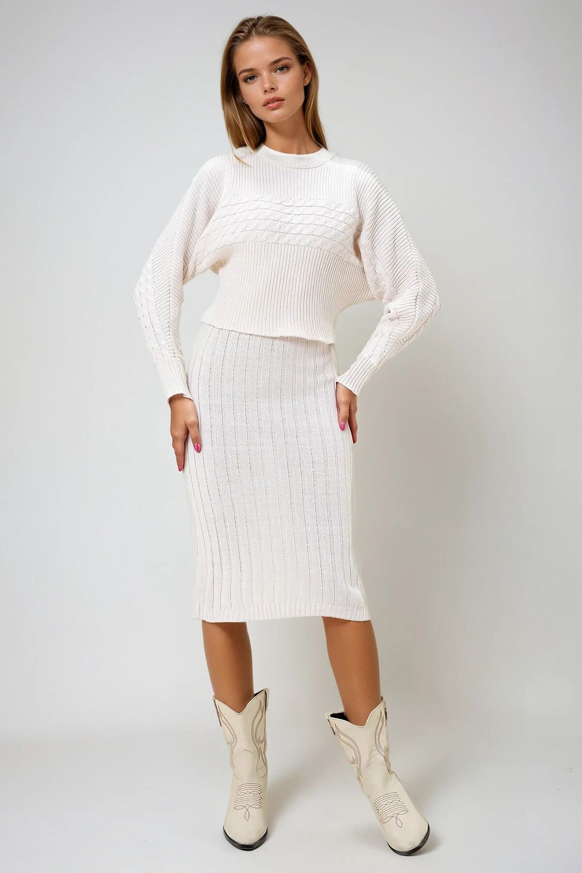 Krem Dik Yaka Yarasa Kol Crop Kalın Kışlık Kazak Ve Askılı Jile Takım