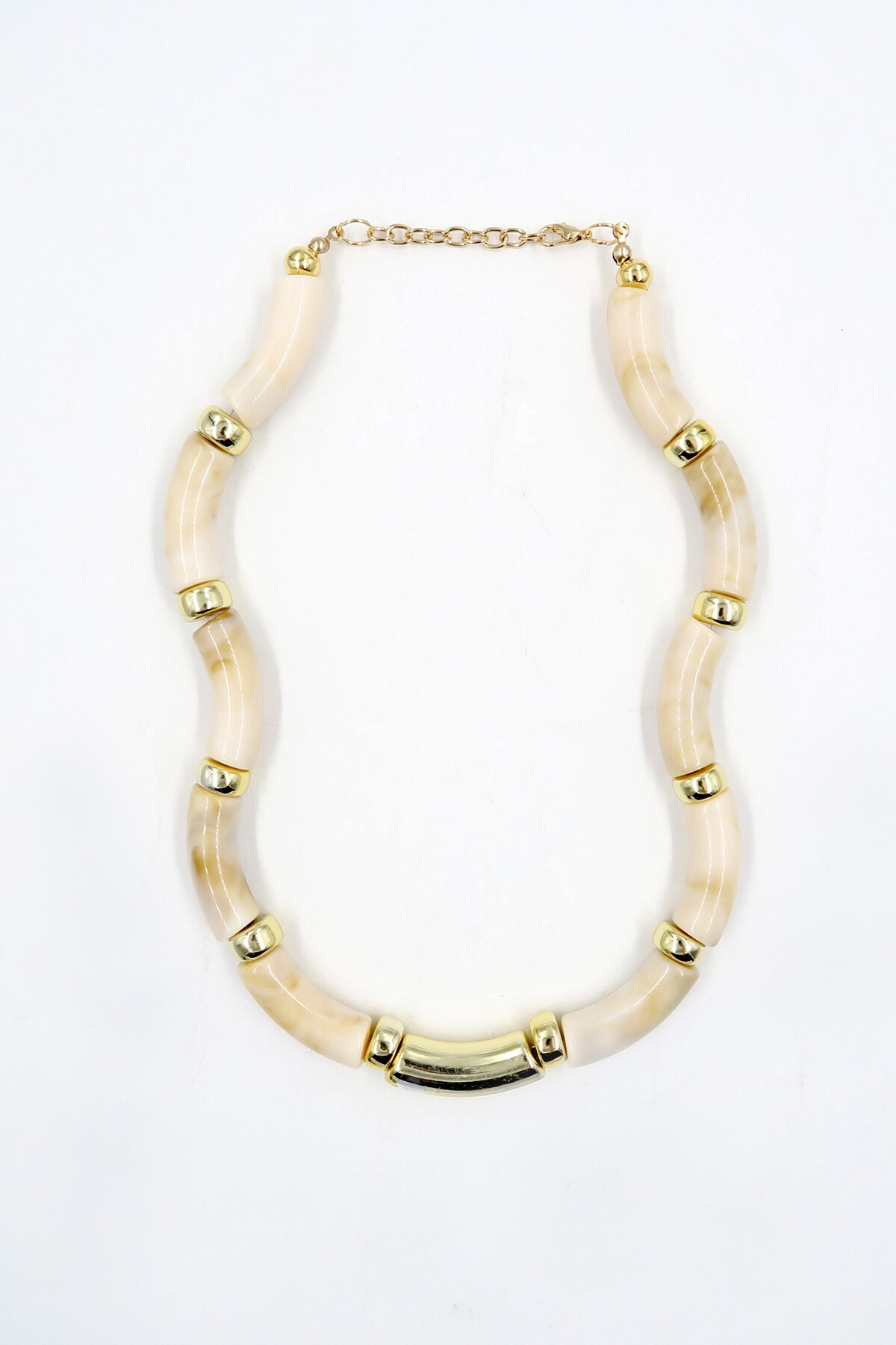 Krem Gold Detaylı Kemik Taşlı Kolye