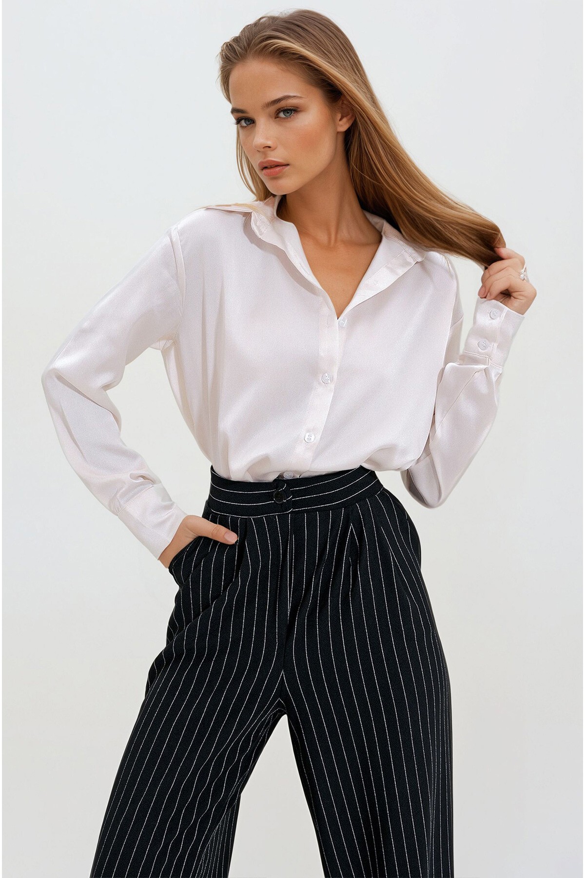 Krem Rahat Kesim Saten Dokuma Gömlek