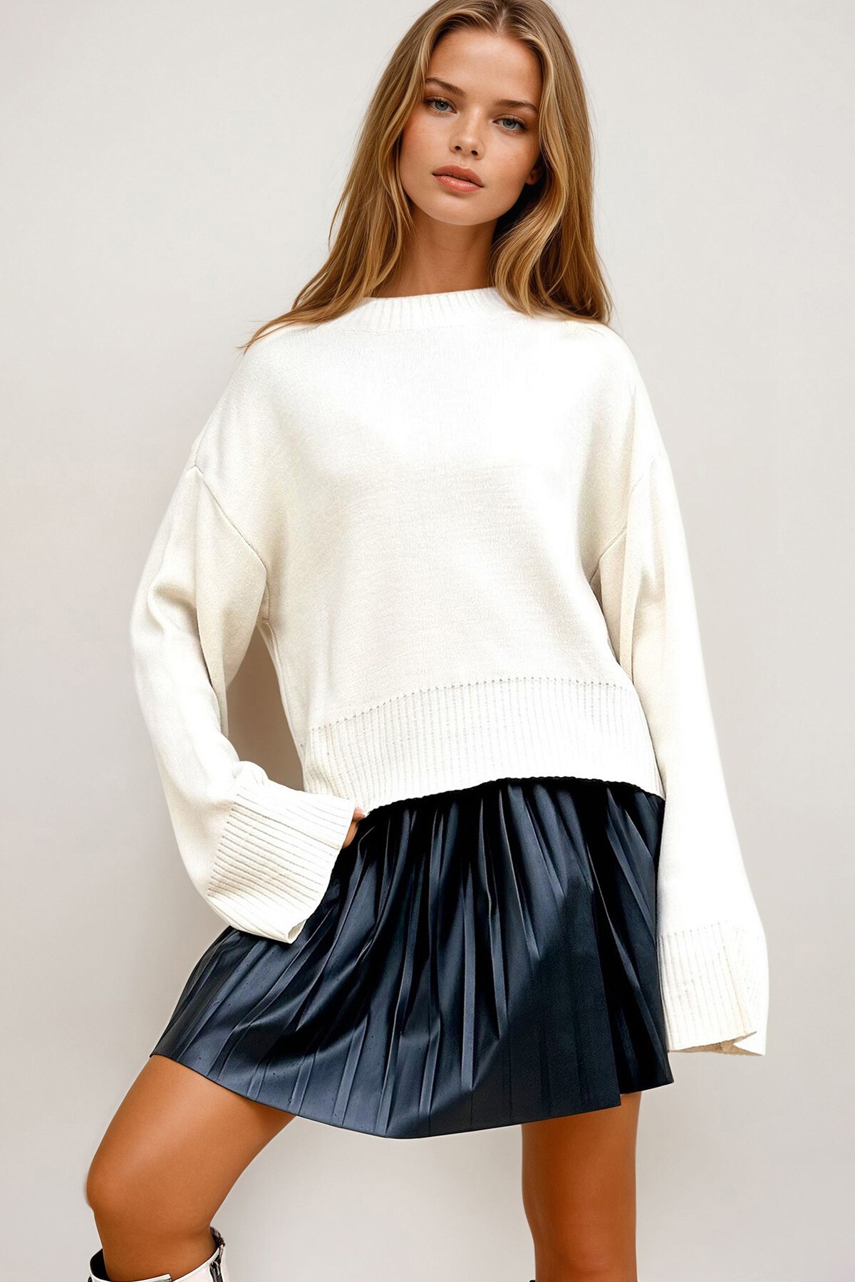 Krem Yarım Balıkçı Geniş Manşetli Triko Kazak