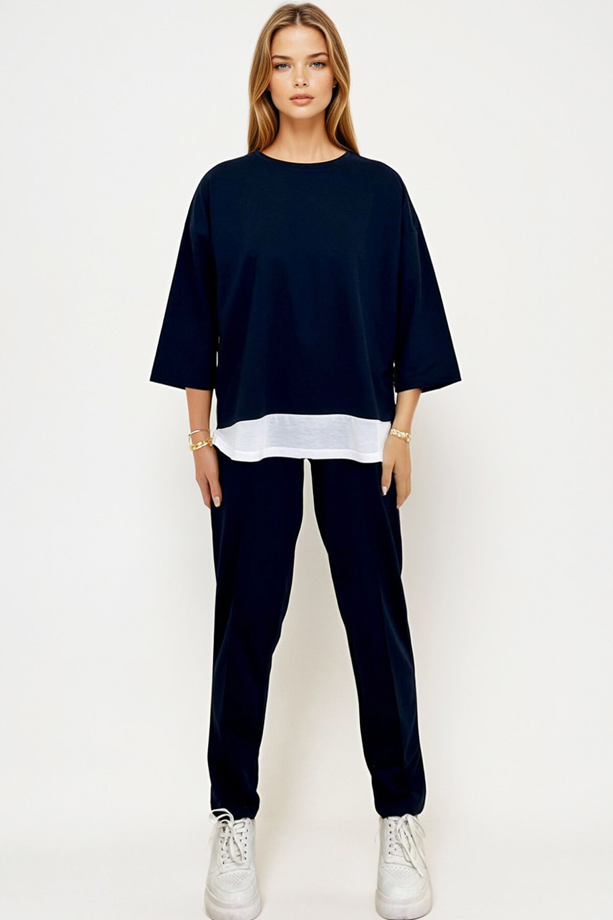 Lacivert Bisiklet Yaka Renk Garnili Bluz Ve Çift Cepli Nervür Dikişli Pantolon İkili Takım