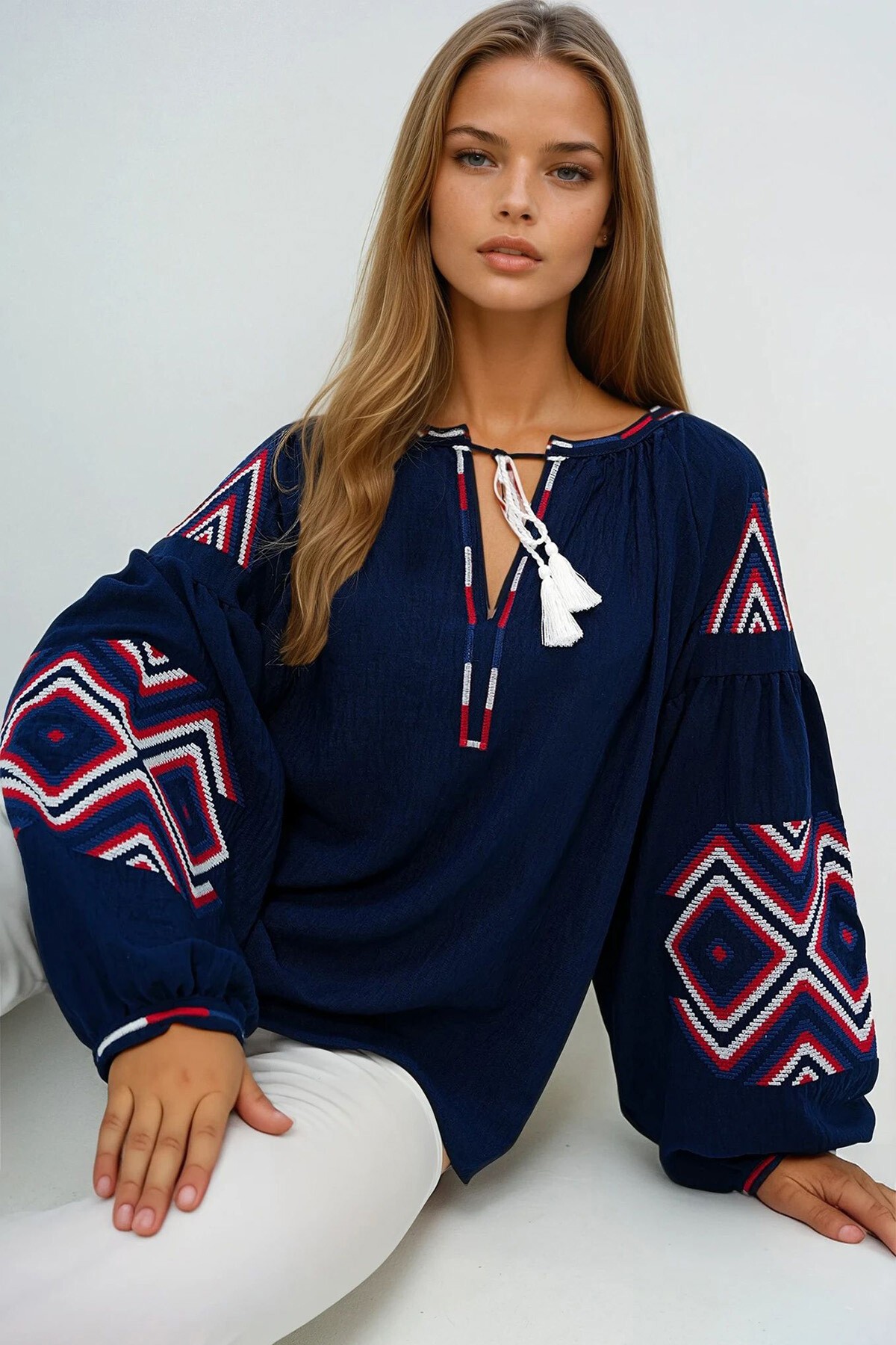 Lacivert Kolları Nakış İşlemeli Müslin Keten Yazlık Bluz