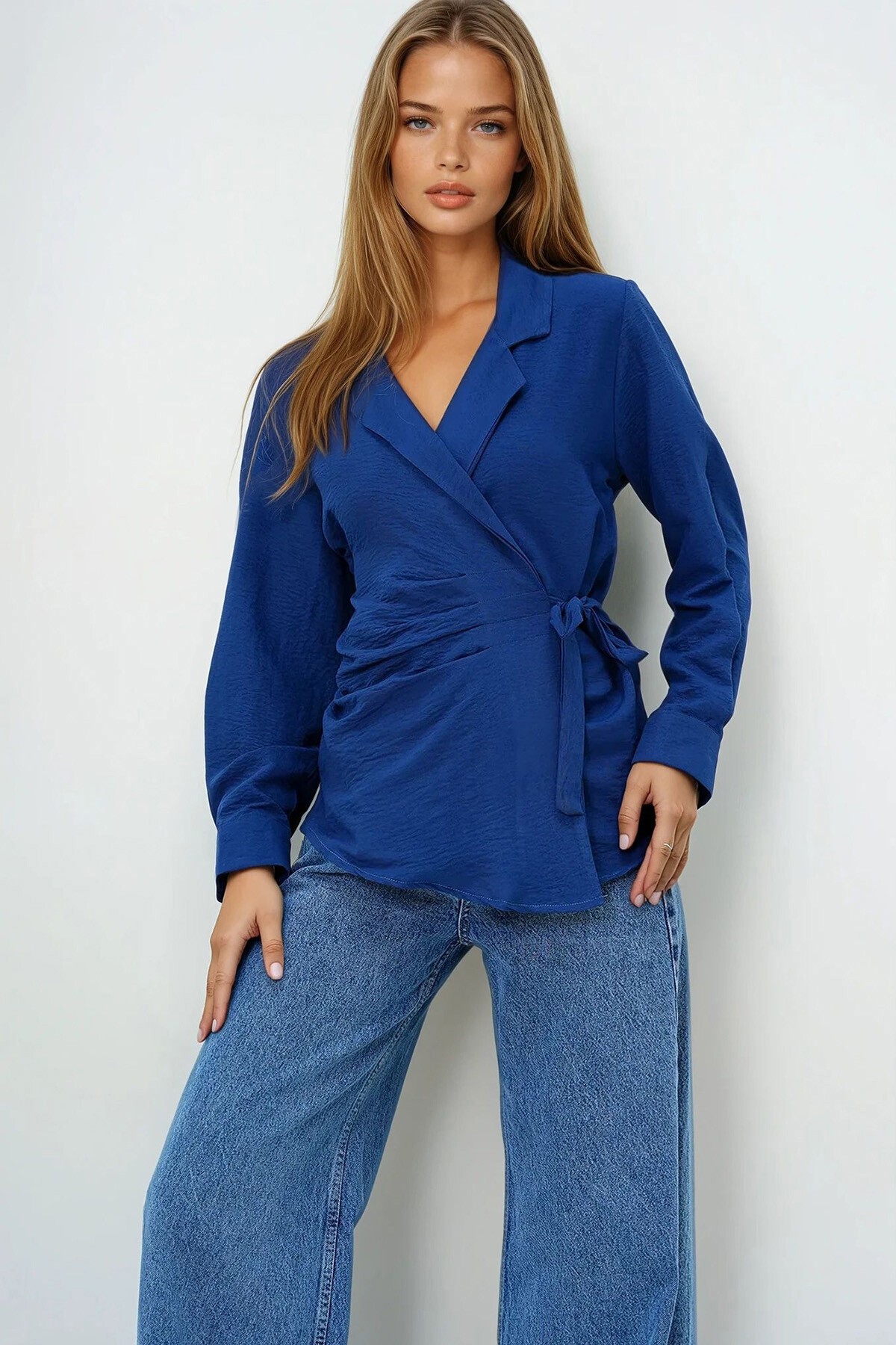 Lacivert Manşet Kollu Bağlama Detaylı Regular Normal Kalıp Dokuma Gömlek