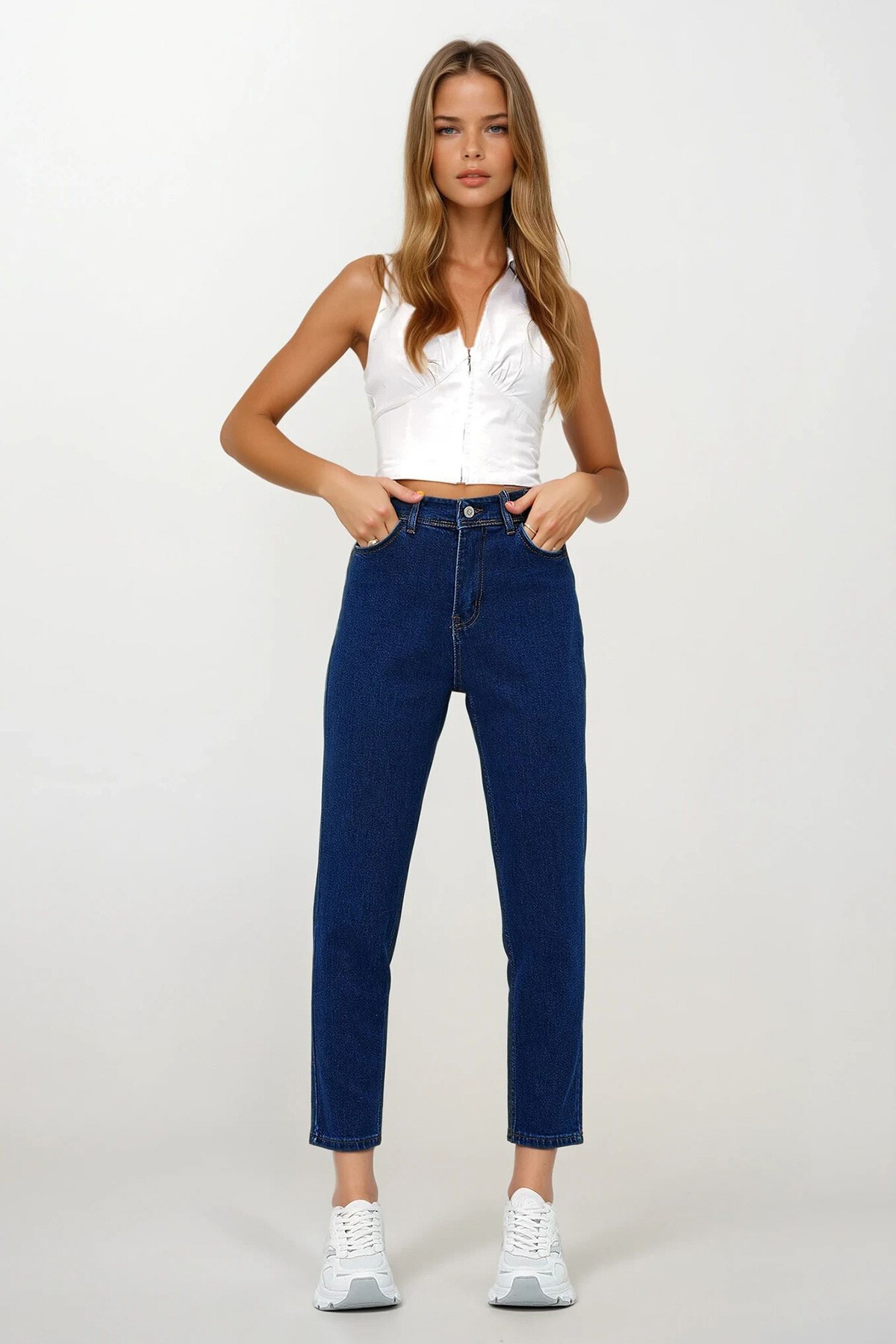 Lacivert Normal Bel Dar Paça Yıkamalı Mom Jean