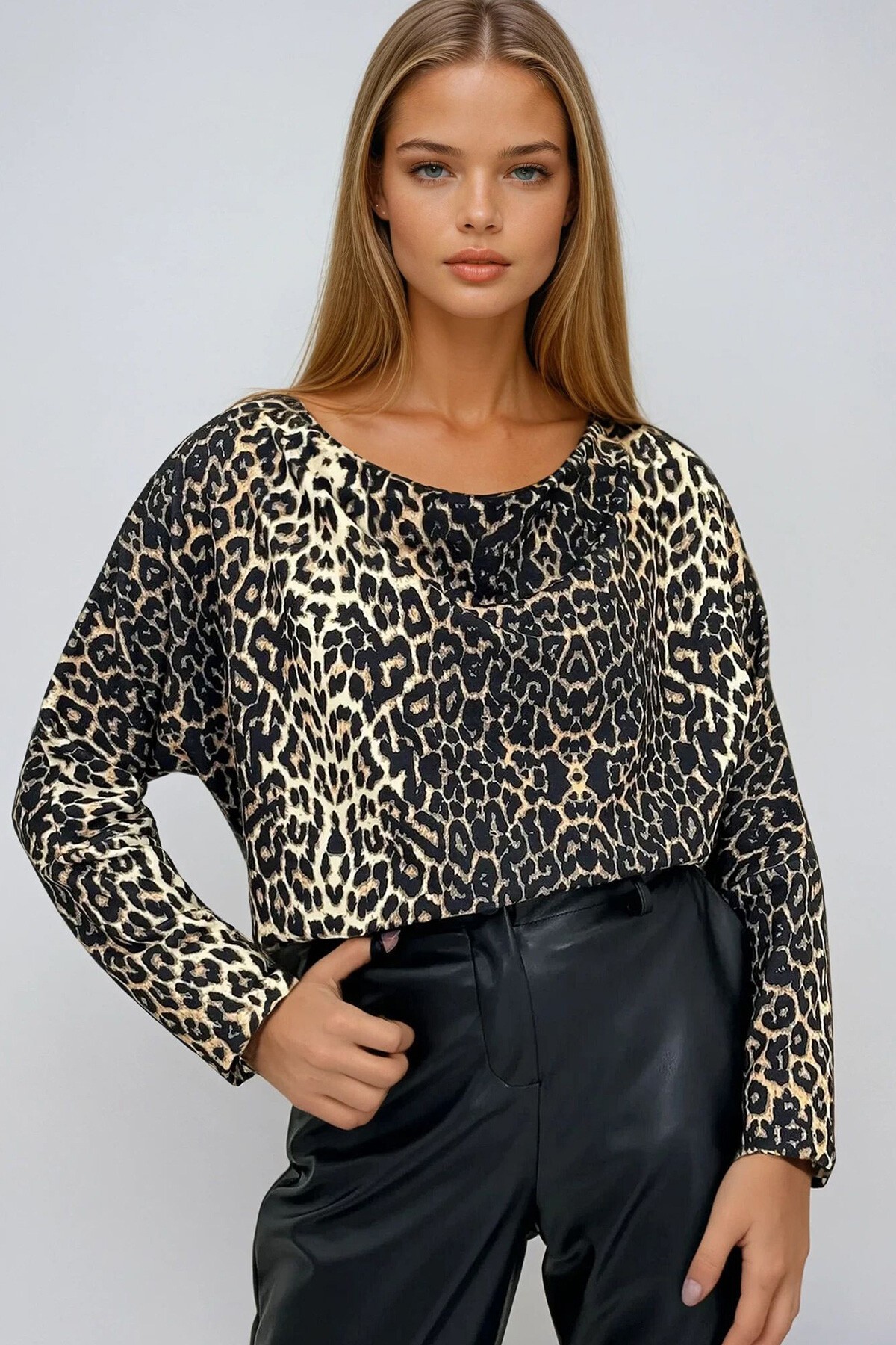 Leopar Degaje Yaka Geniş Kesim Örme Bluz