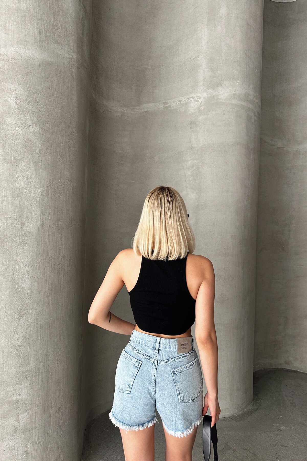 Mavi Beş Cepli Taş İşlemeli Paçası Püsküllü Denim Şort