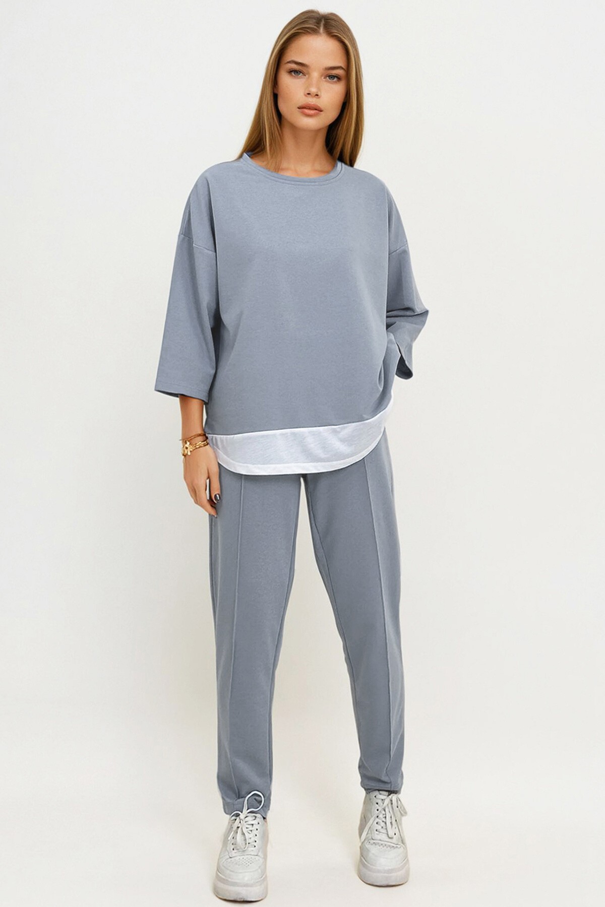 Mavi Bisiklet Yaka Renk Garnili Bluz Ve Çift Cepli Nervür Dikişli Pantolon İkili Takım