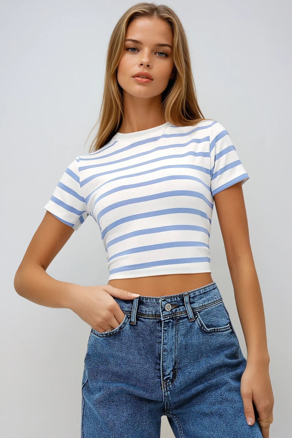 Mavi Bisiklet Yaka Yarım Kol Çizgili Crop Bluz