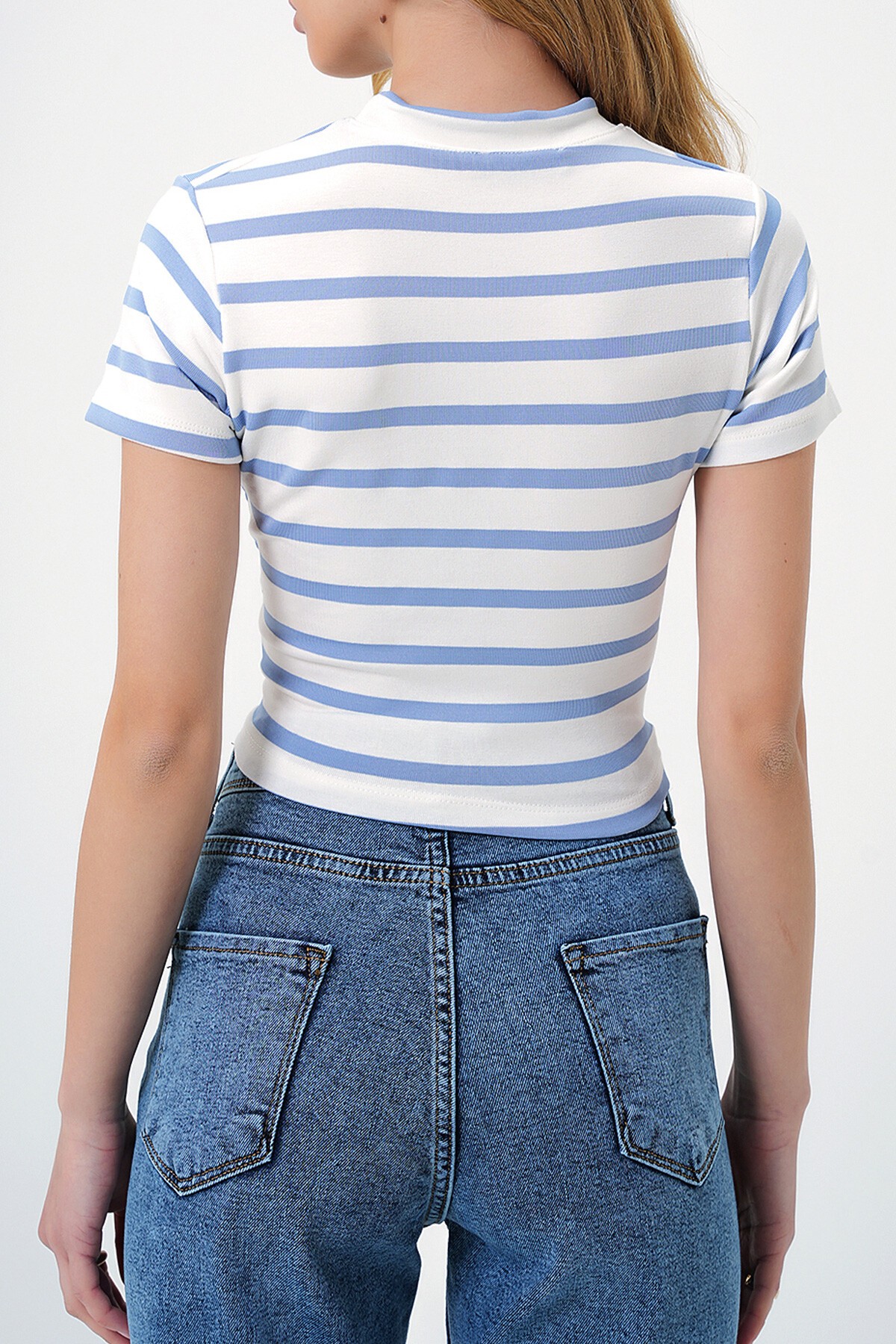 Mavi Bisiklet Yaka Yarım Kol Çizgili Crop Bluz