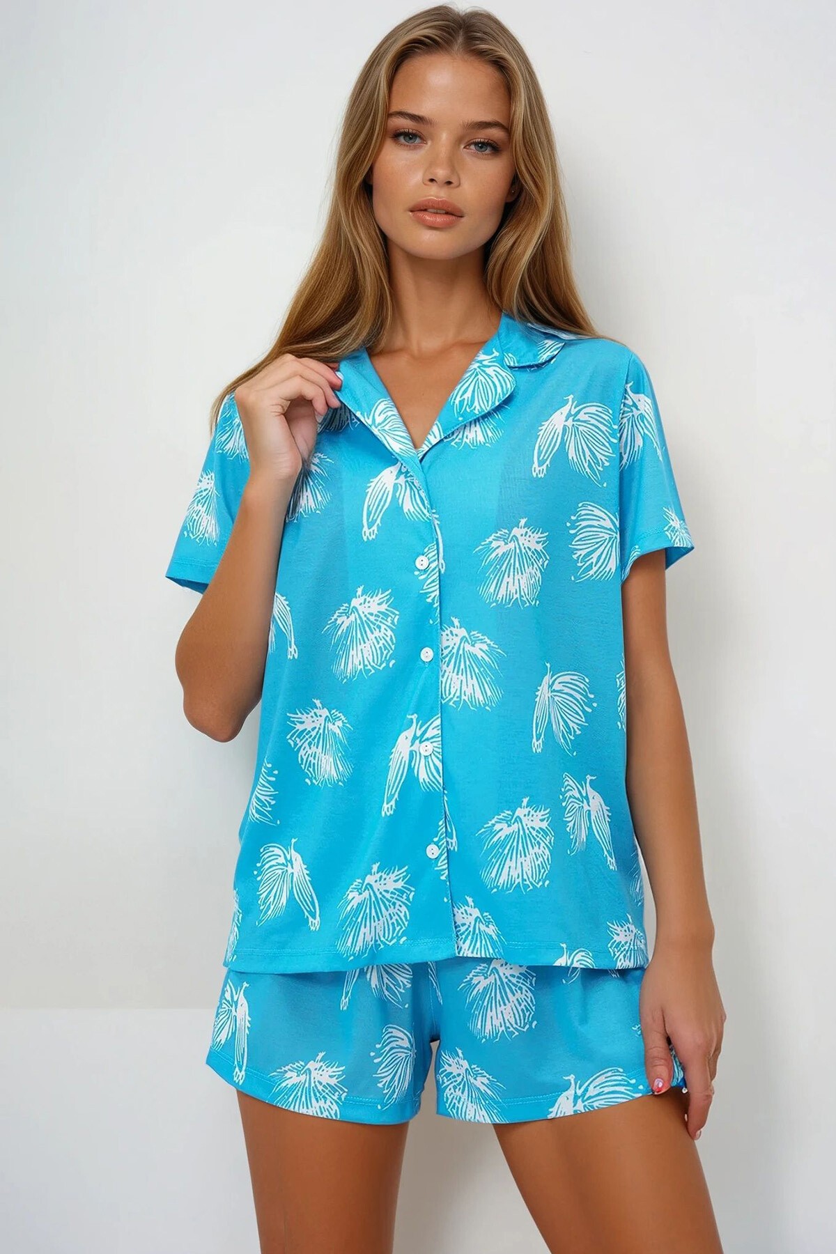 Mavi Çiçek Desenli Örme Pamuklu Gömlek Ve Şort Pijama Takımı