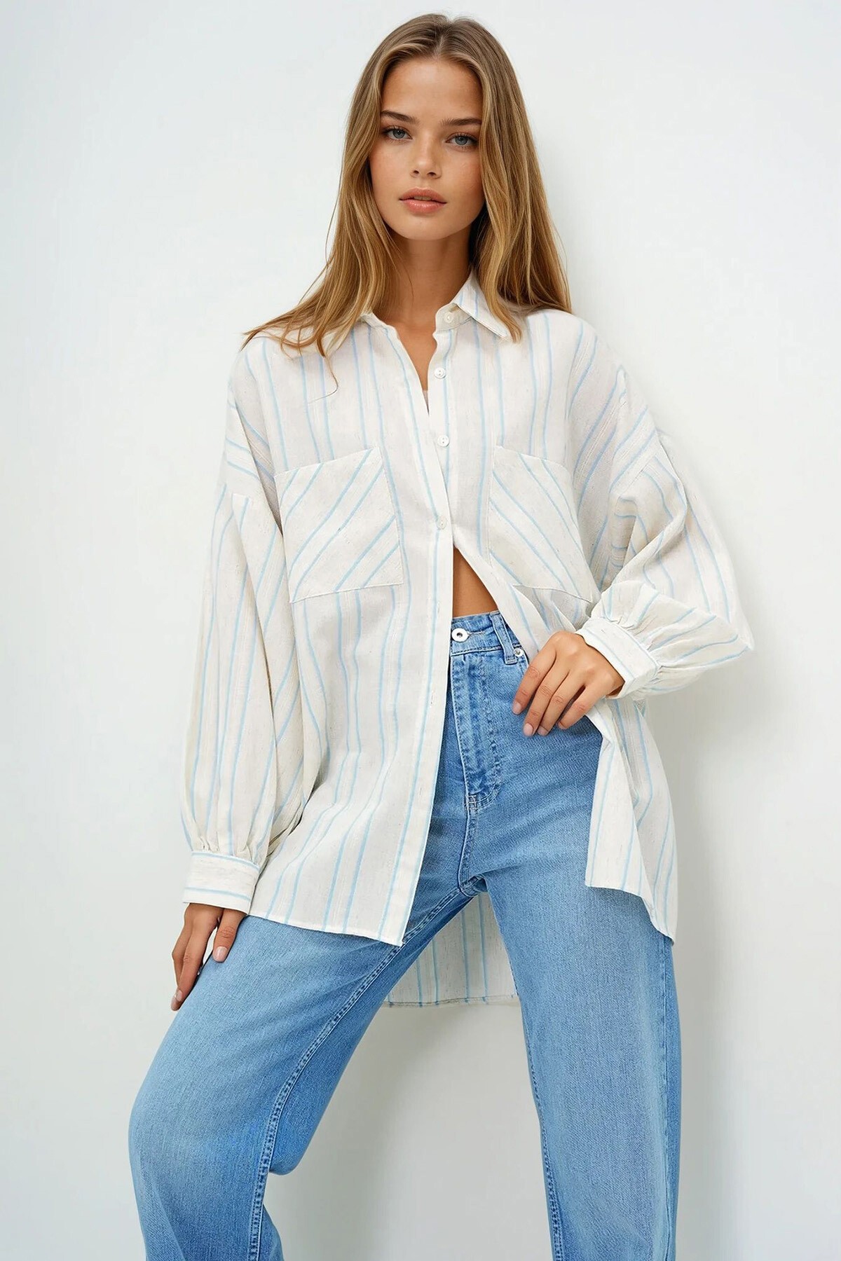 Mavi Çift Cepli Keten Karışımlı Oversize Çizgili Gömlek