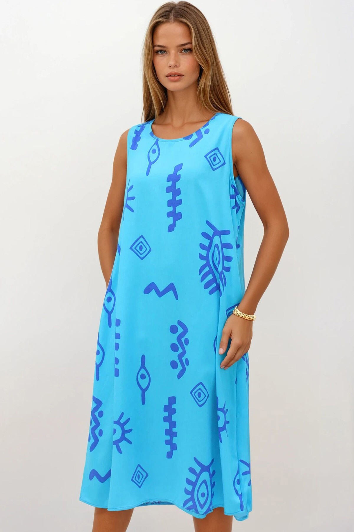 Mavi Desenli Çift Cepli Kolsuz Rahat Kesim Elbise