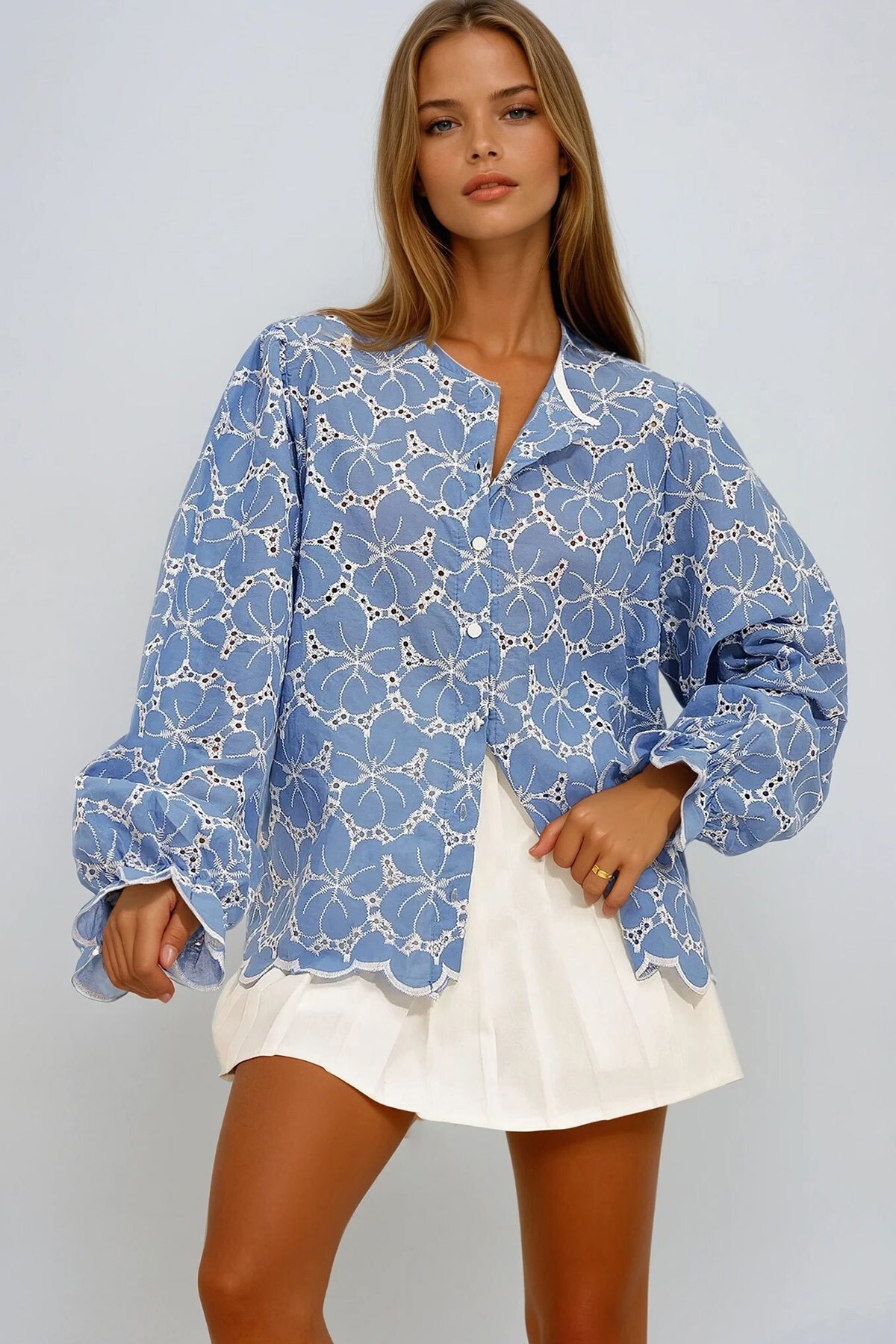 Mavi Düğme Detaylı Nakışlı Balon Kol Bluz