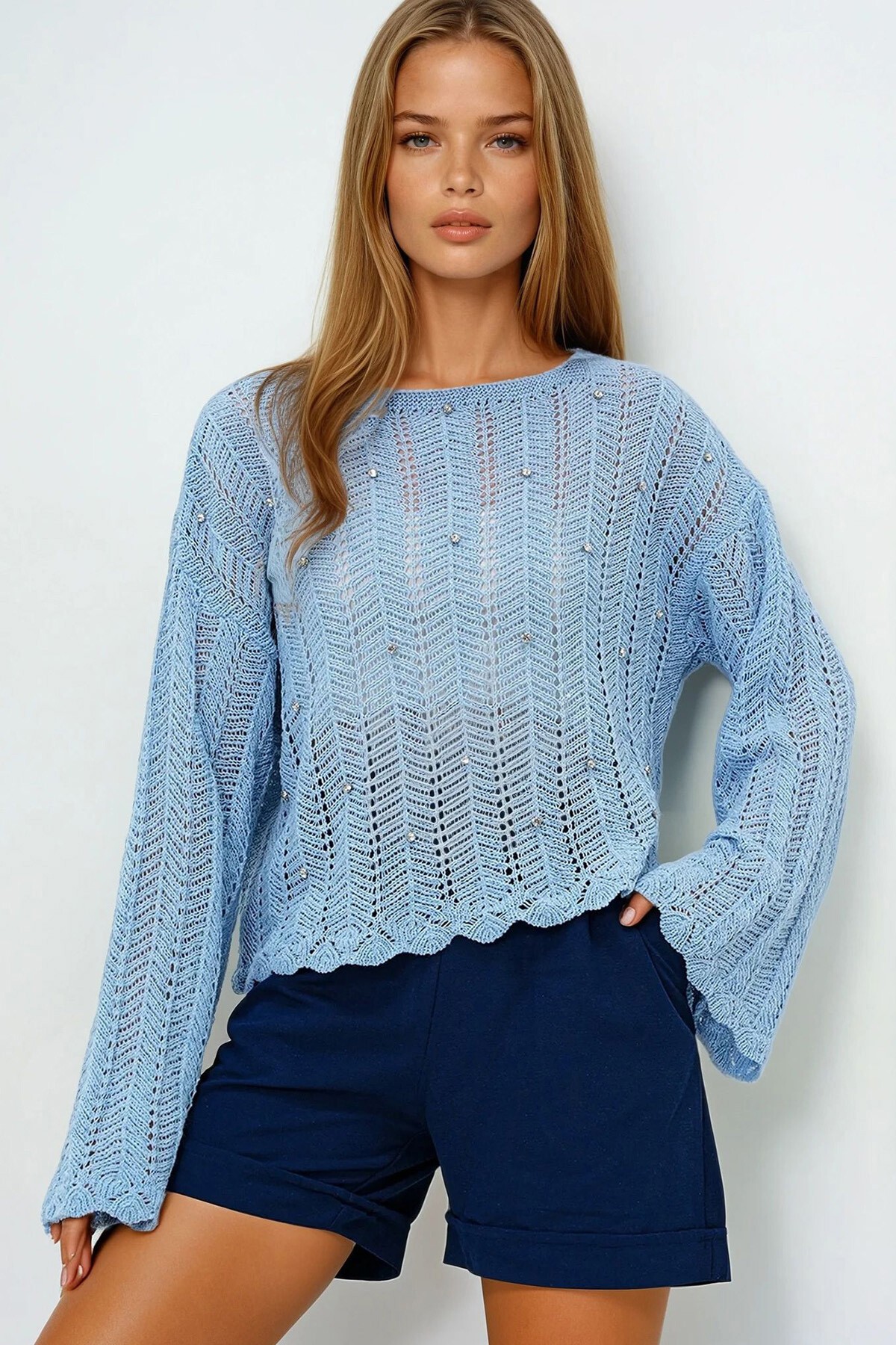 Mavi Kayık Yaka Delik Ajurlu Taş İşlemeli Yazlık Triko Bluz