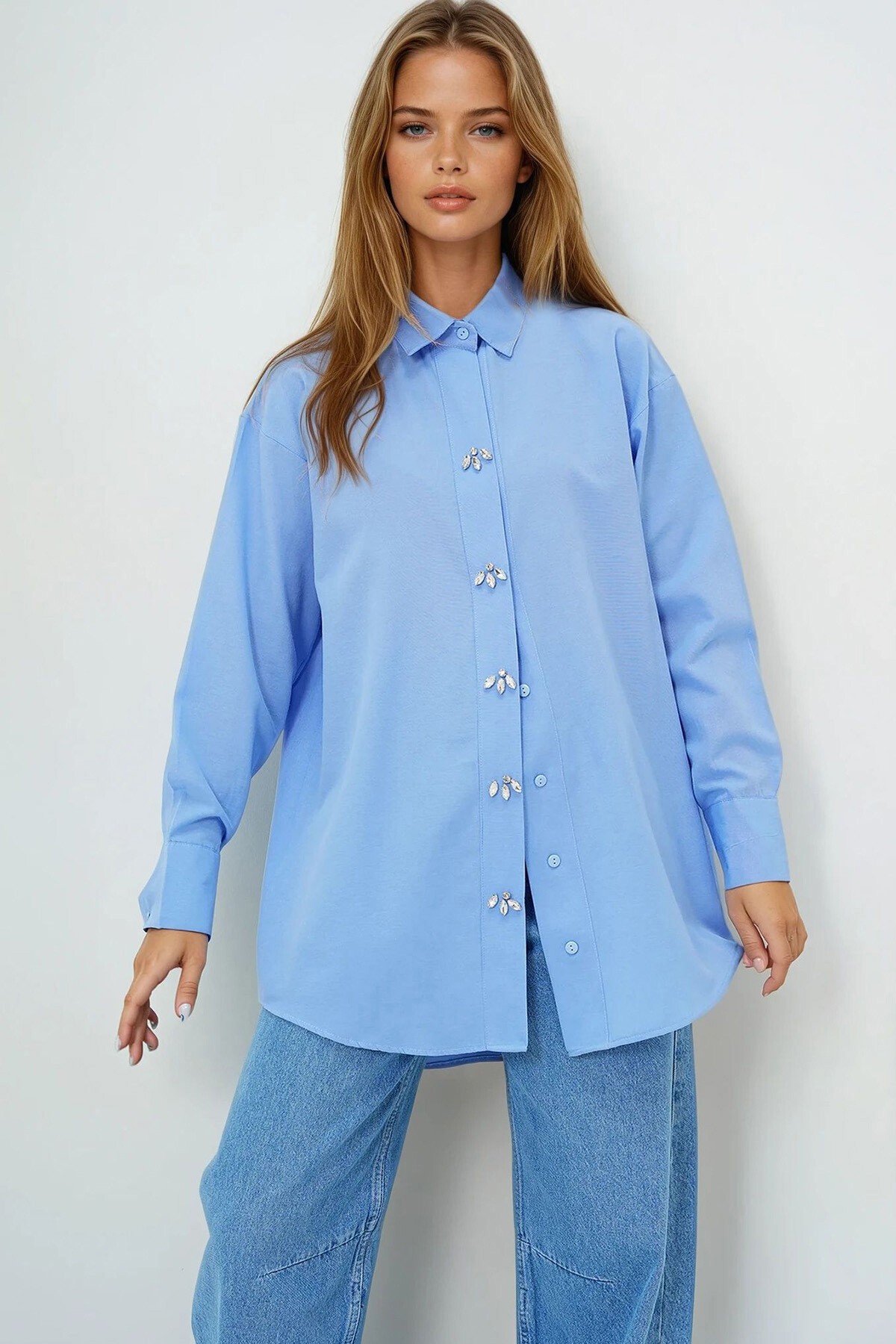 Mavi Taş Düğmeli Oversize Poplin Gömlek