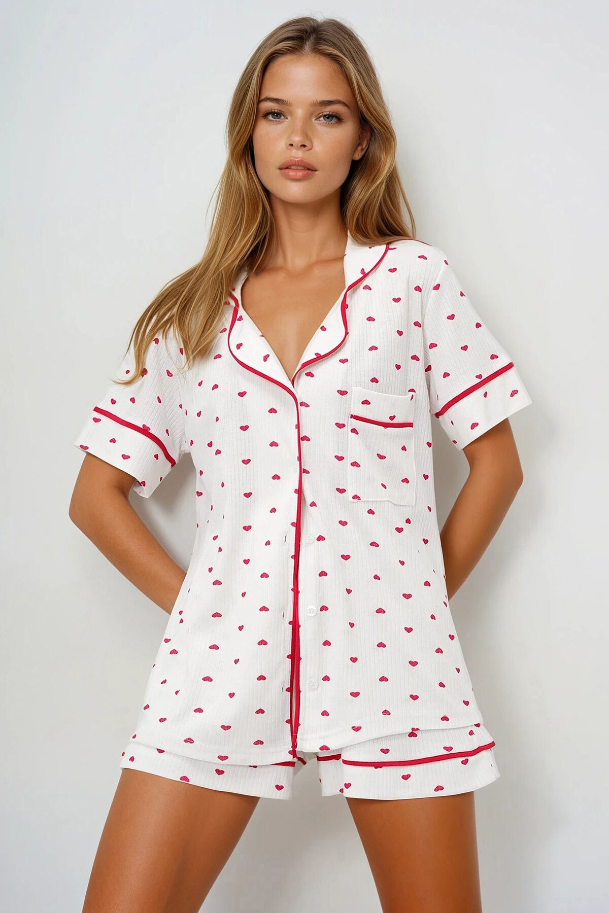 Mini Kalp Kırmızı Tek Cepli Biye Detaylı Pamuklu Gömlek Ve Şortlu Pijama Takımı