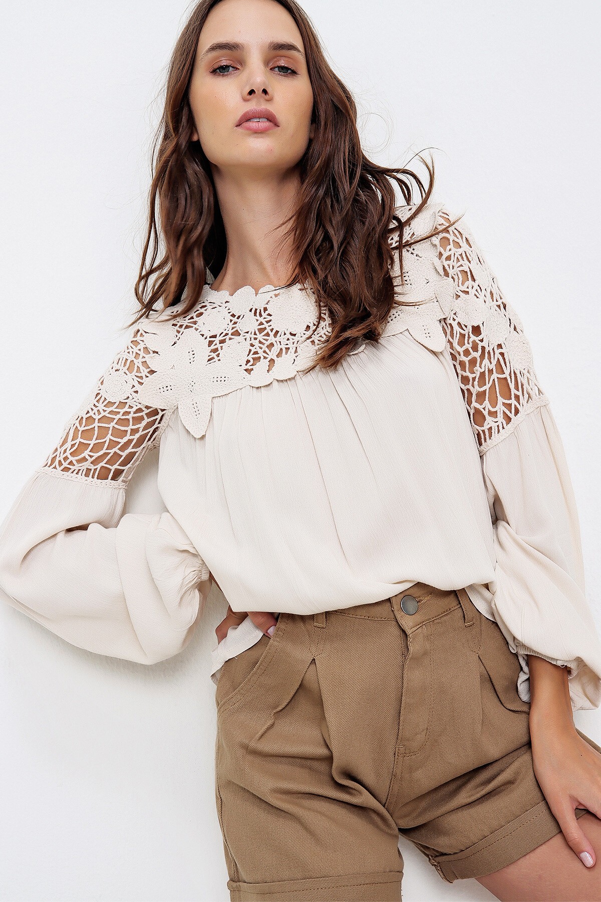 Açık Bej Örgü Motifli Dokuma Bluz Esq0030