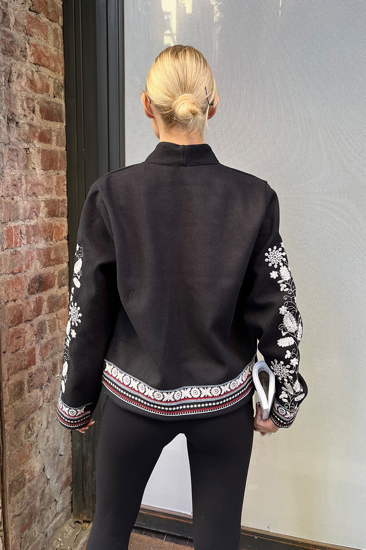 Siyah Özel Etnik Nakış İşlemeli Kaşe Ceket