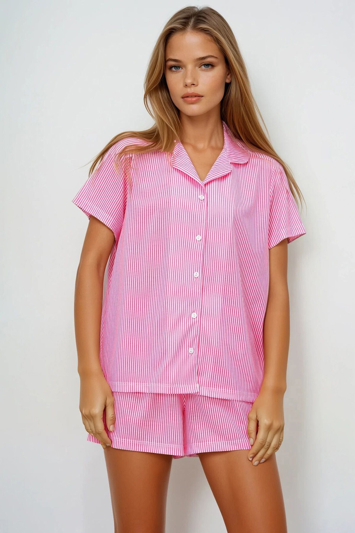 Pembe Çizgi Desenli Örme Pamuklu Gömlek Ve Şort Pijama Takımı