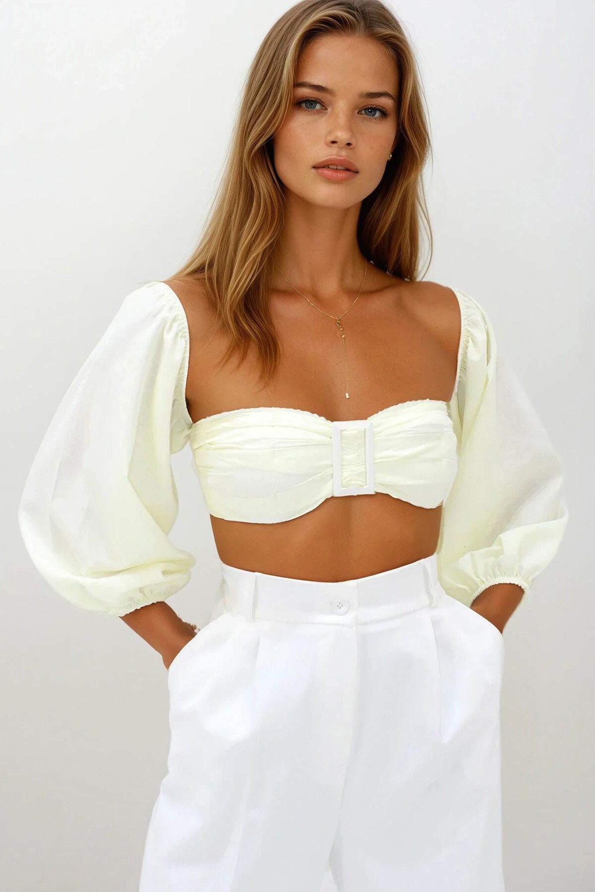 Tereyağı Sarısı Poplin Sırtı Gipeli Toka Detaylı Prenses Kol Crop Bluz