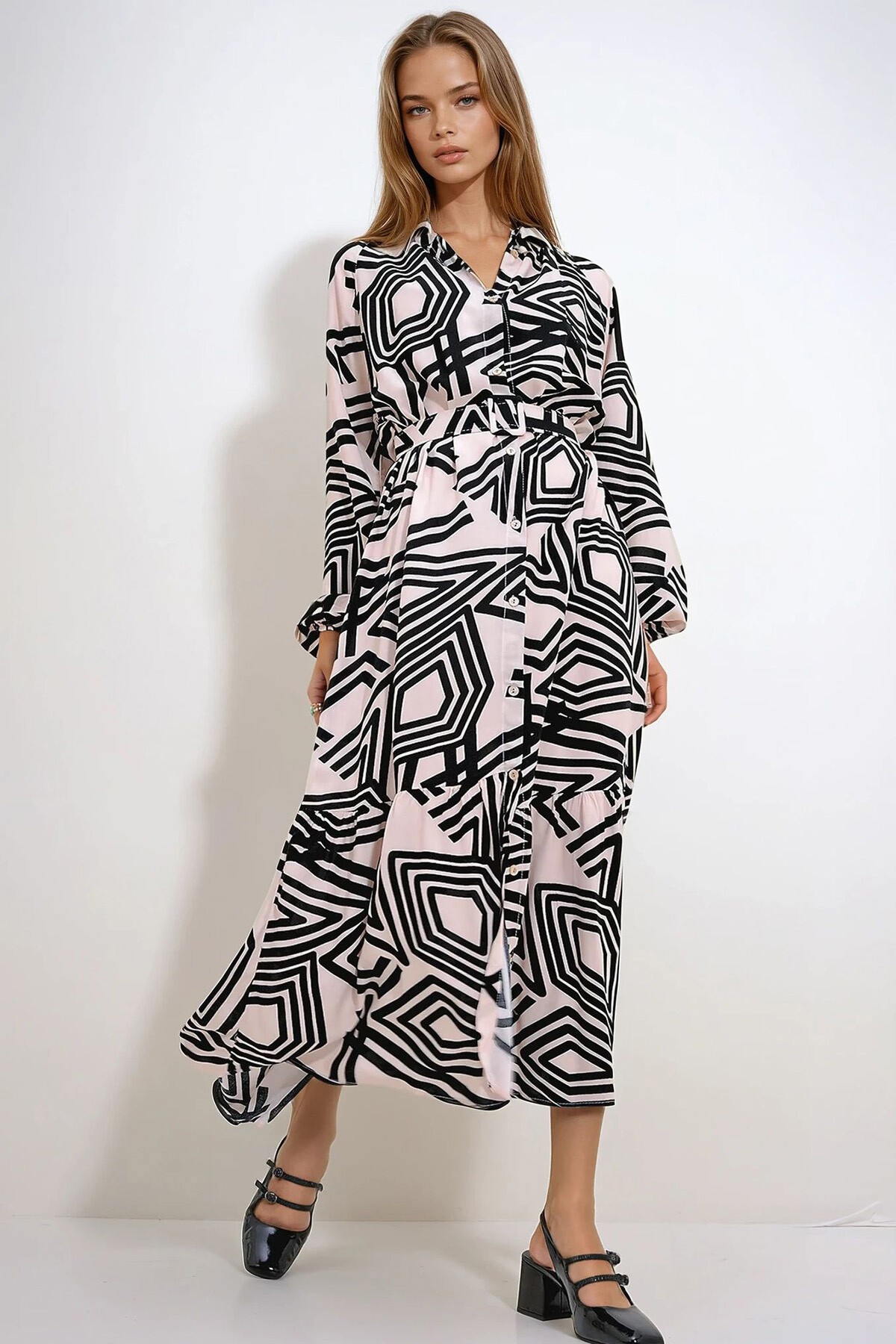 Pudra Hakim Yaka Önü Düğmeli Beli Kemerli Desenli Dokuma Viskon Elbise