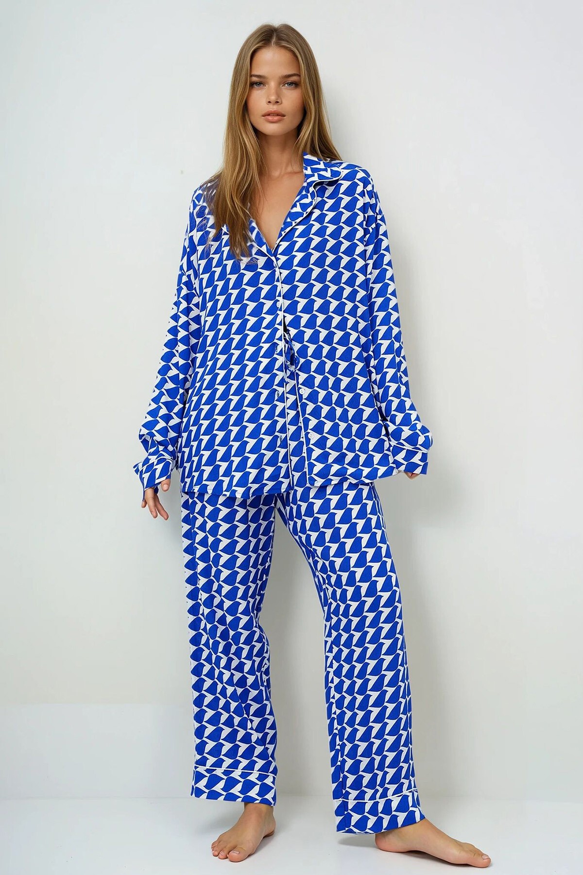 Saks Biye Detaylı Uzun Kollu Gömlek Ve Pantolonlu Pijama Takımı