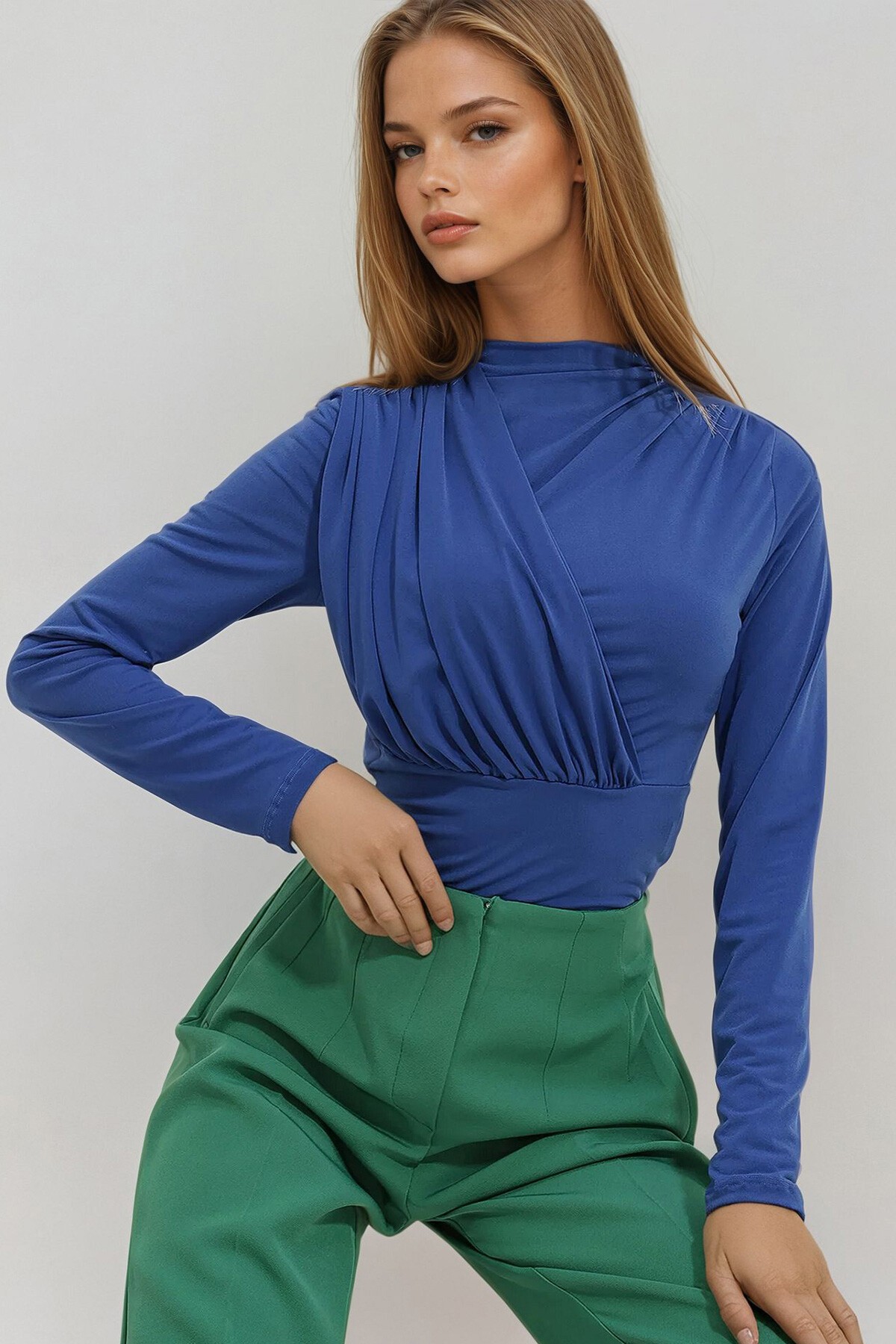 Saks Dik Yaka Drapeli Çıtçıtlı Sandy Bodysuit