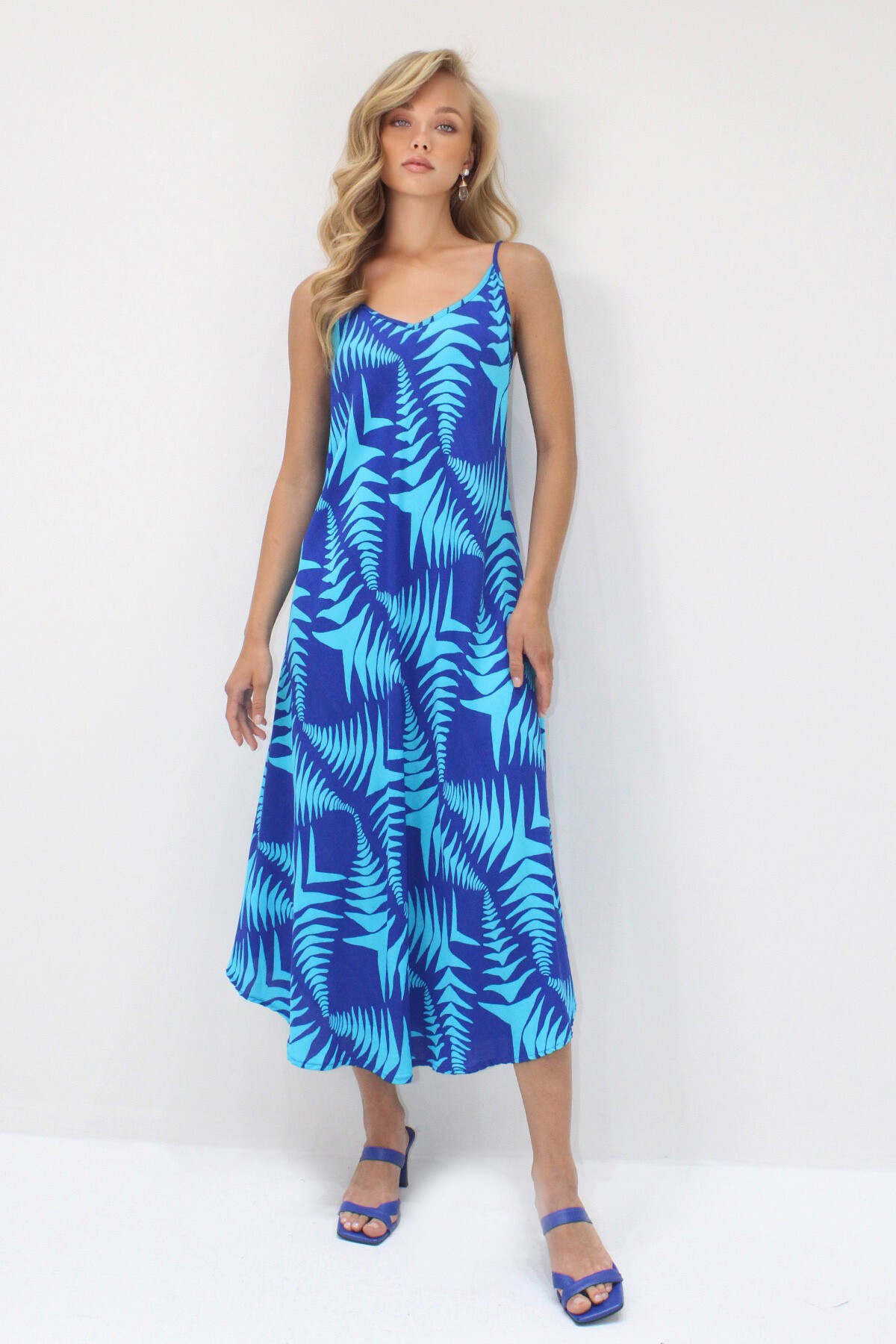 Saks İp Askılı Çok Renkli Midi Boy Dokuma Viskon Elbise