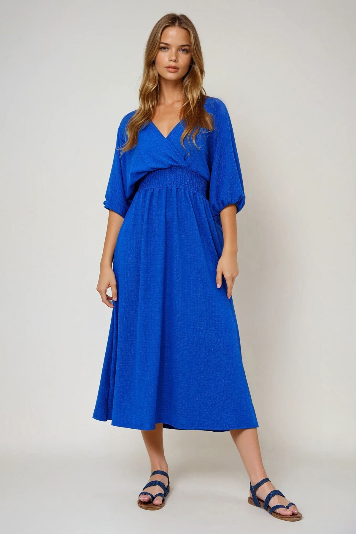 Saks Kruvaze Yaka Beli Gipeli Gofre Kumaş Uzun Elbise