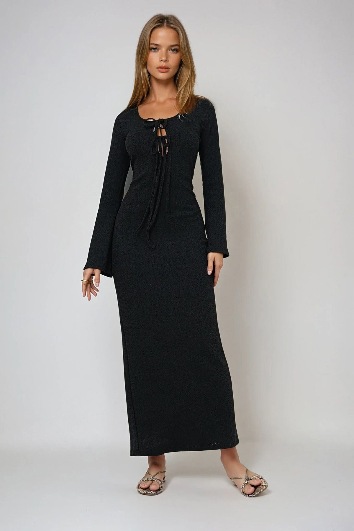 Siyah Açık Yaka İçi Astarlı Yazlık Triko Elbise