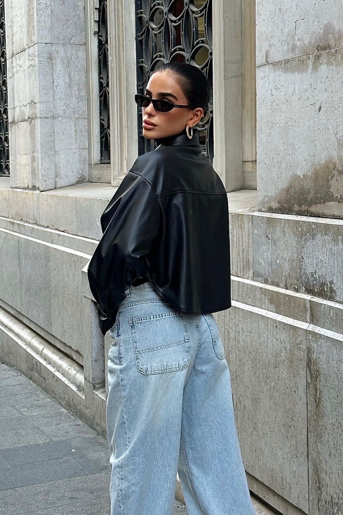 Siyah Armalı Suni Deri Ceket