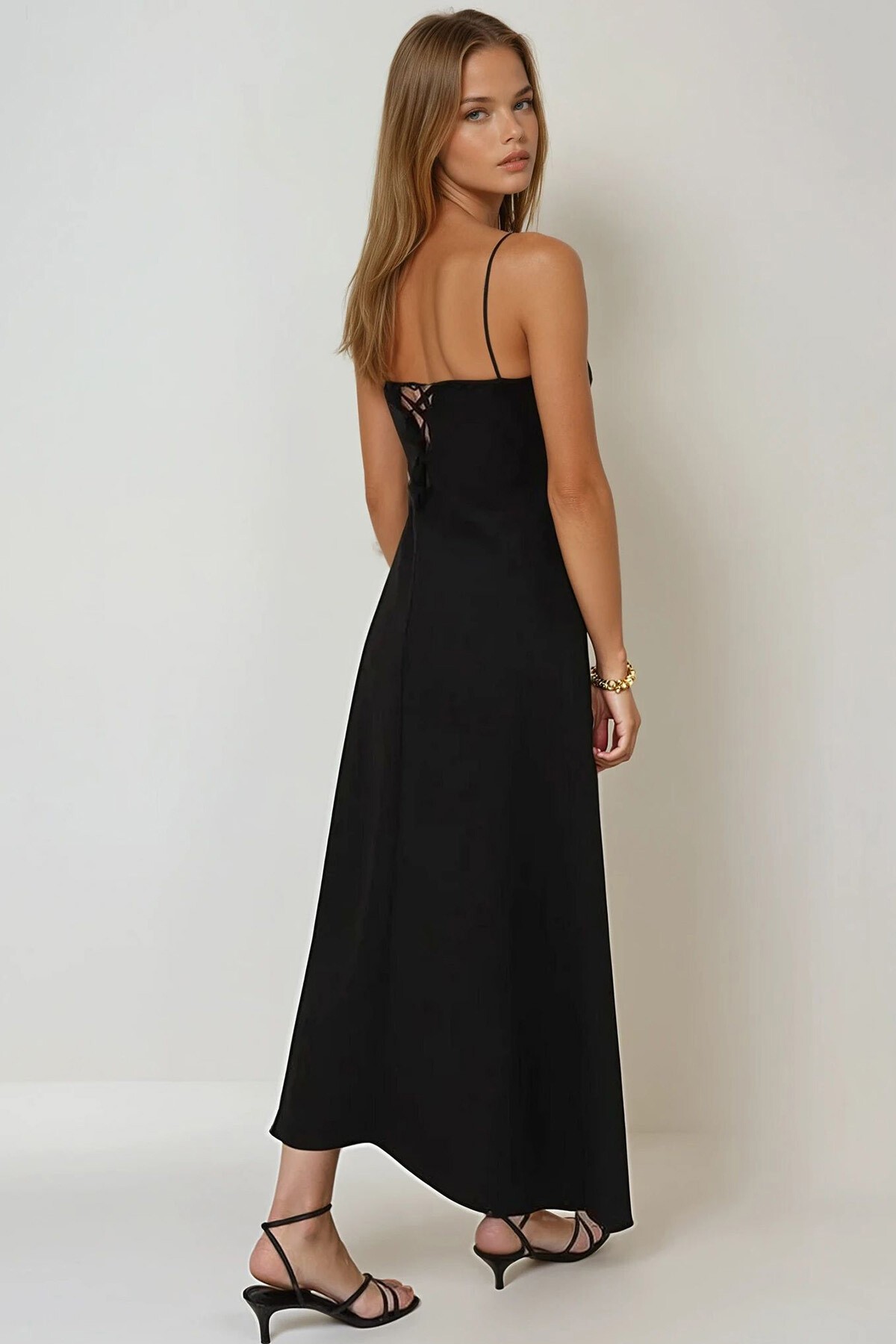 Siyah Ayarlanabilir Askılı Sırtı Bağlama Detaylı V Yaka Arobin Elbise