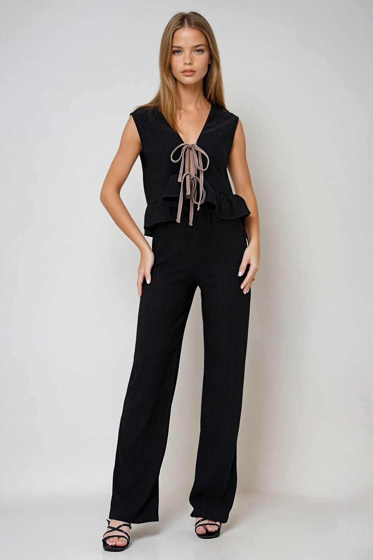 Siyah Bağlama Detaylı Biyeli Bürümcük Yelek Ve Pantolon Takım