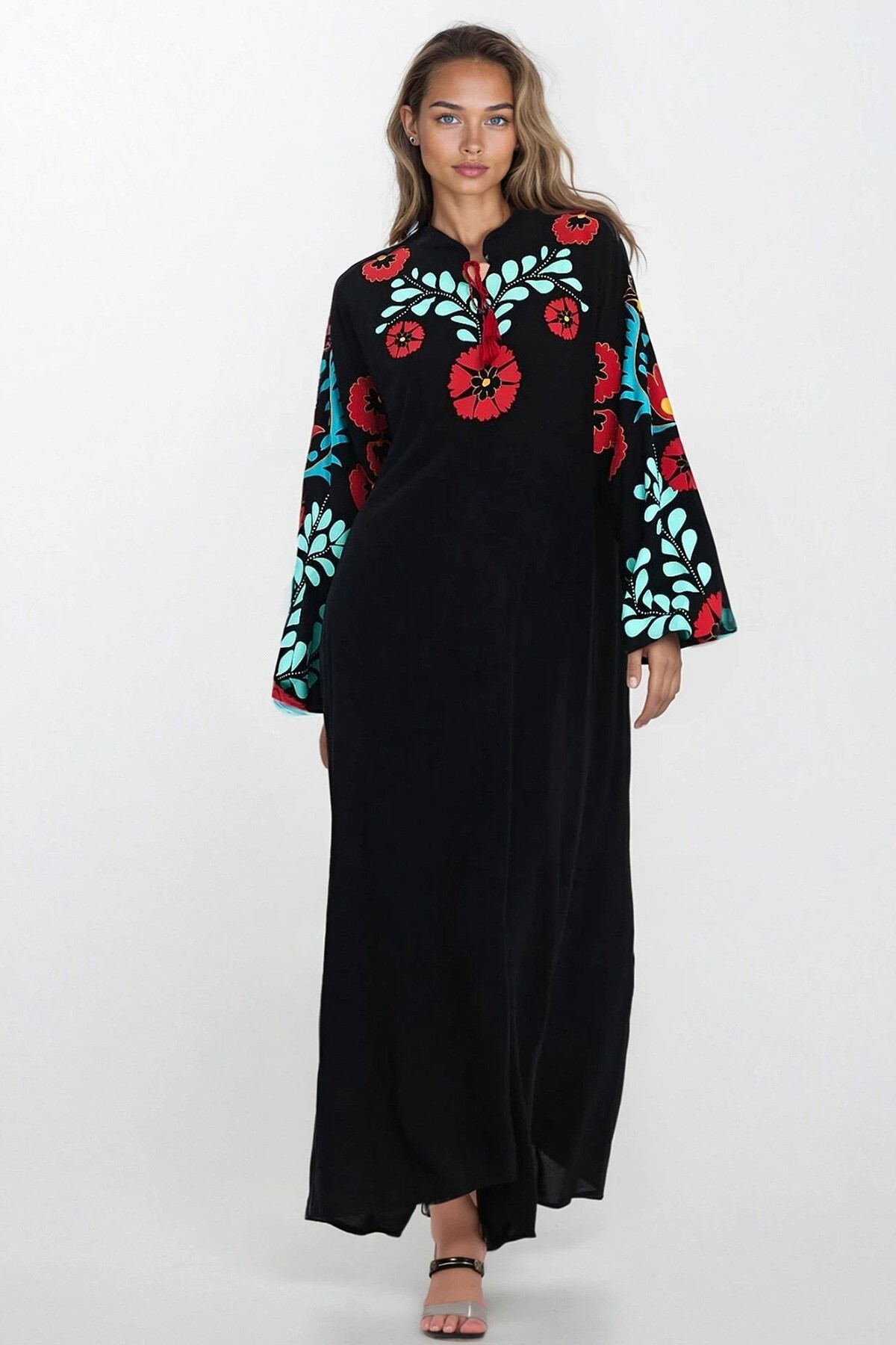 Siyah Bağlama Detaylı Yırtmaçlı Ernik Desenli Elbise