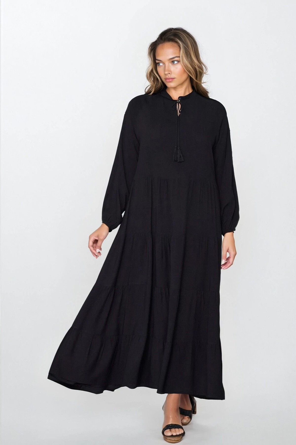 Siyah Bağlamalı Detaylı Büyük Beden Viskon Elbise