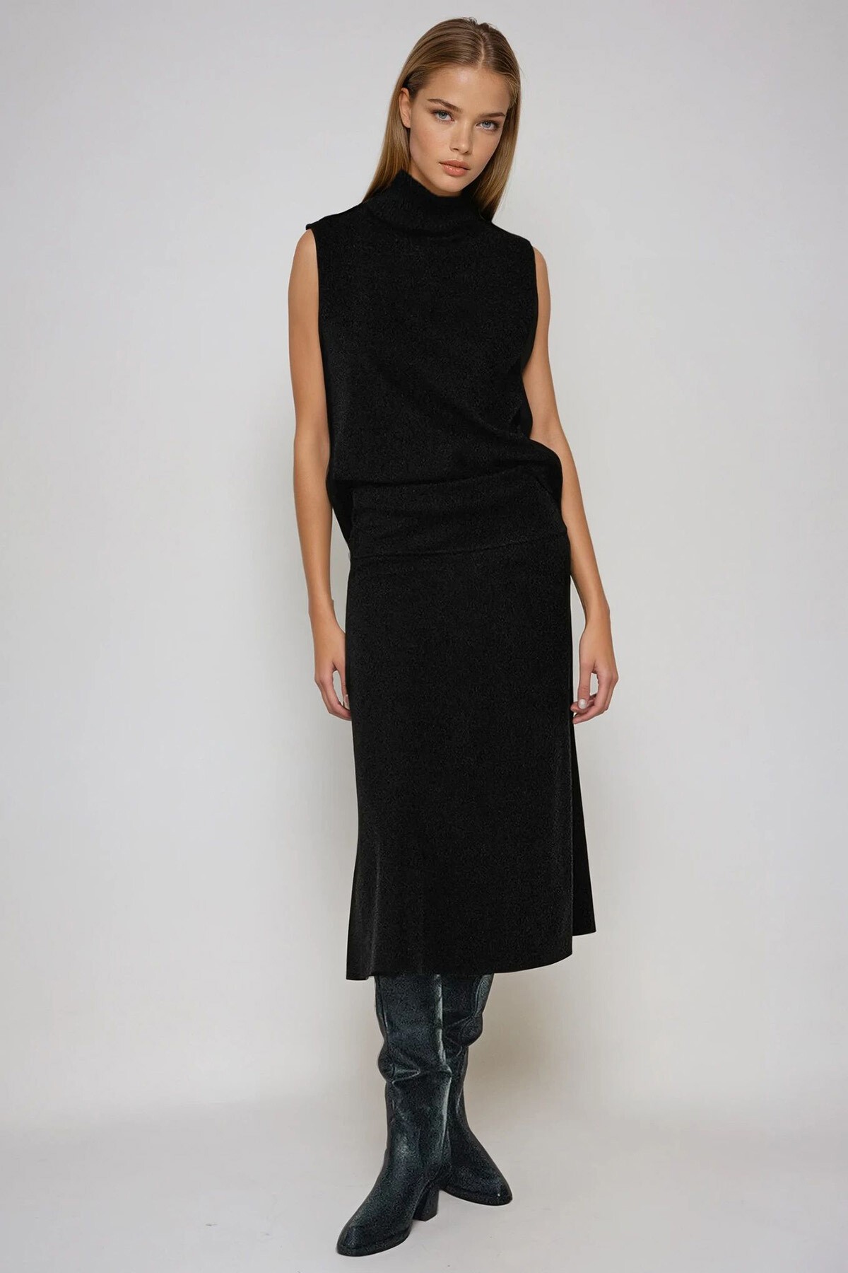 Siyah Balıkçı Yaka Selanik Örme Kolsuz Bluz Ve Etek Takım