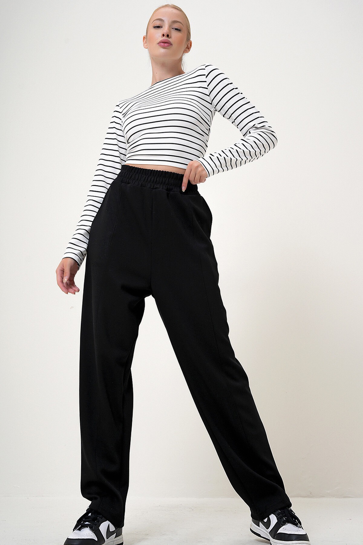 Siyah Beli Lastikli Çift Cepli Şalvar Kesim Modal Pantolon