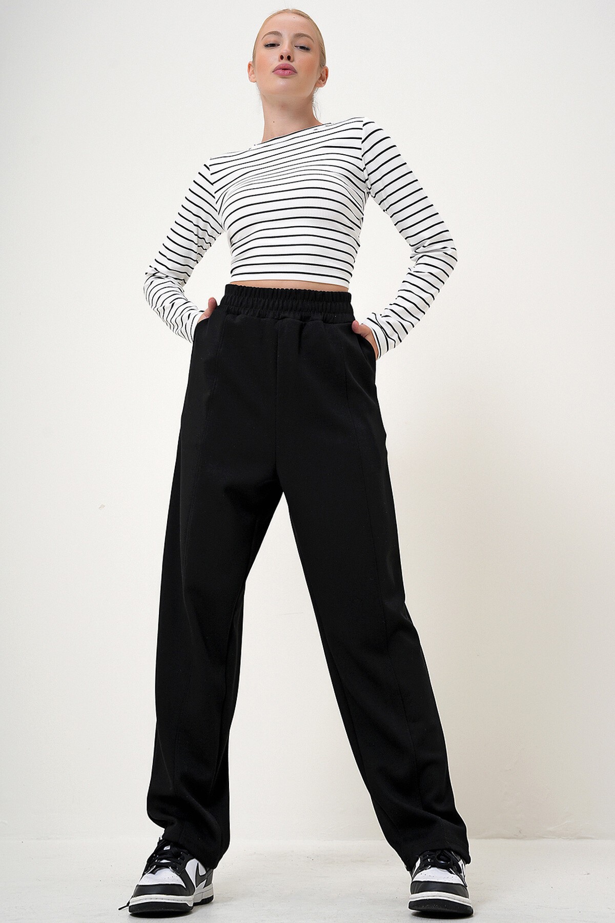 Siyah Beli Lastikli Çift Cepli Şalvar Kesim Modal Pantolon