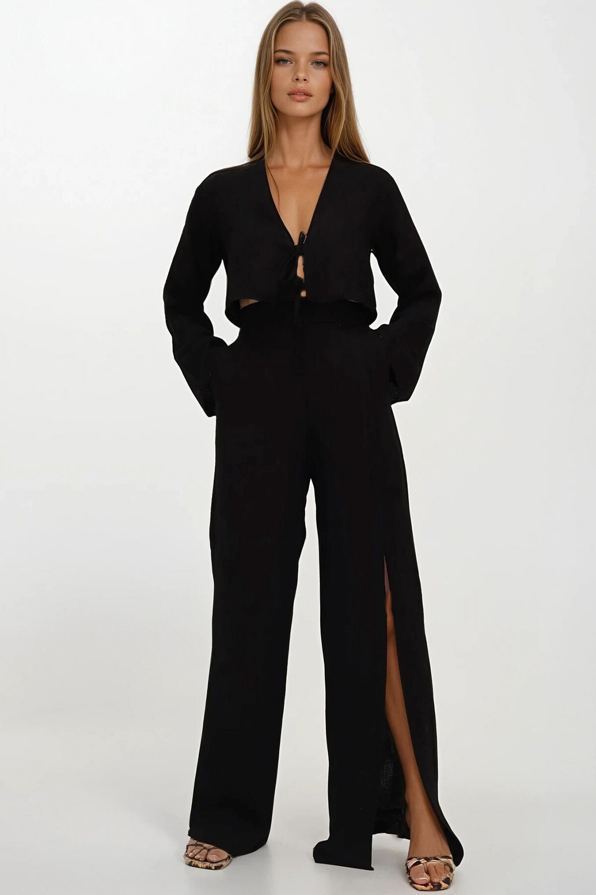 Siyah Beli Lastikli Çift Cepli Yırtmaç Detaylı Pantolon Ve Bağlama Detaylı Crop Bluz Müslin Takım