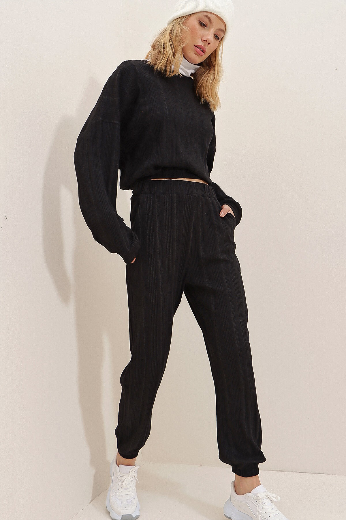 Siyah Beli Lastikli Eşofman Takım