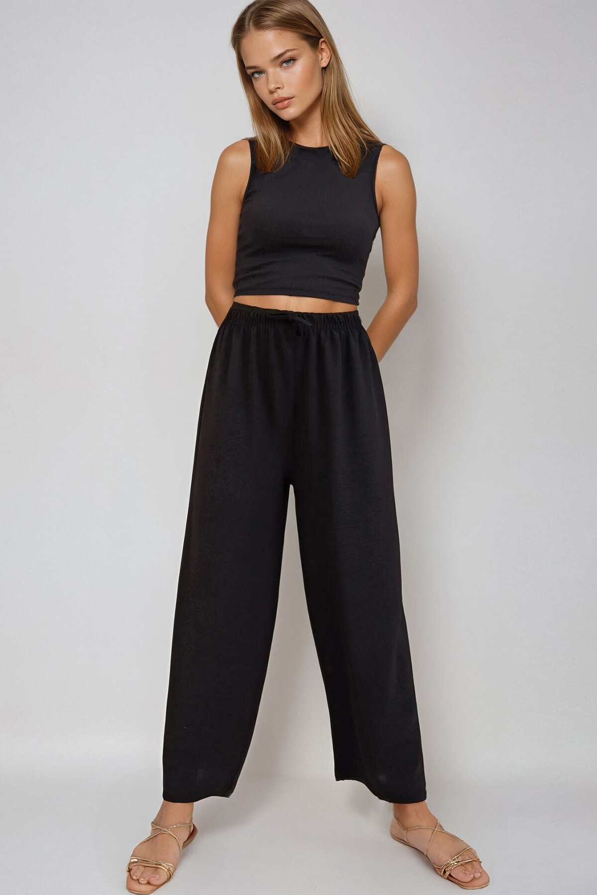 Siyah Beli Lastikli Rahat Kesim Aerobin Pantolon