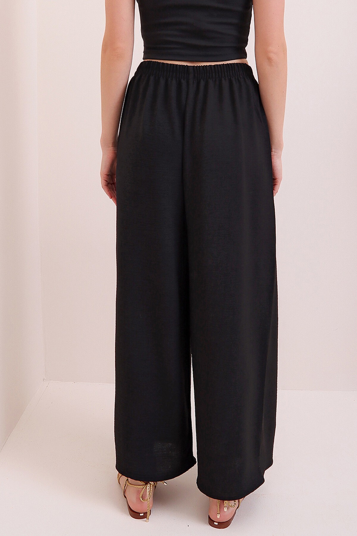 Siyah Beli Lastikli Rahat Kesim Aerobin Pantolon