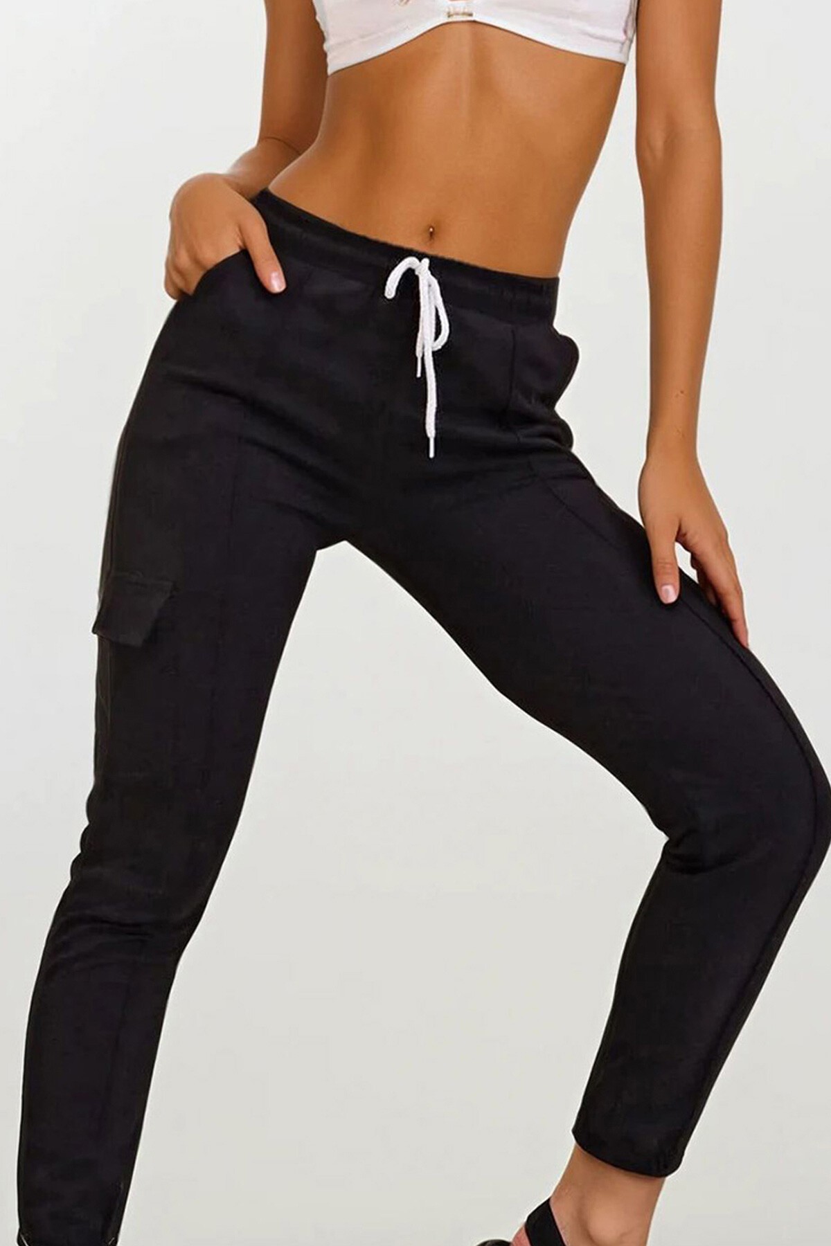 Siyah Beli Ve Paçası Lastikli Önü Dikiş Detaylı İki İplik Kargo Cep Eşofman Altı