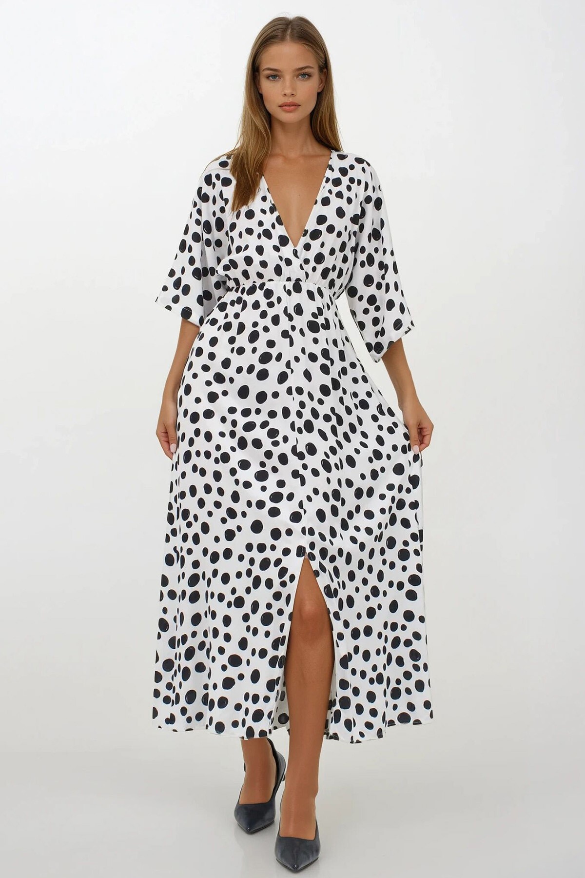 Siyah-Beyaz Kruvaze Yaka Beli Lastikli Yarasa Kol Yırtmaç Detaylı Dokuma Maxi Boy Elbise