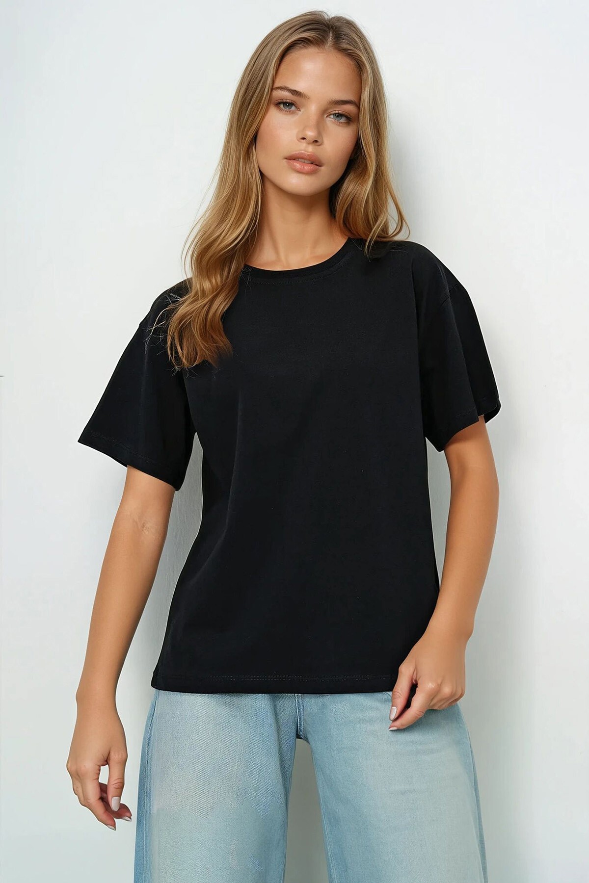 Siyah Bisiklet Yaka Basic T Shırt